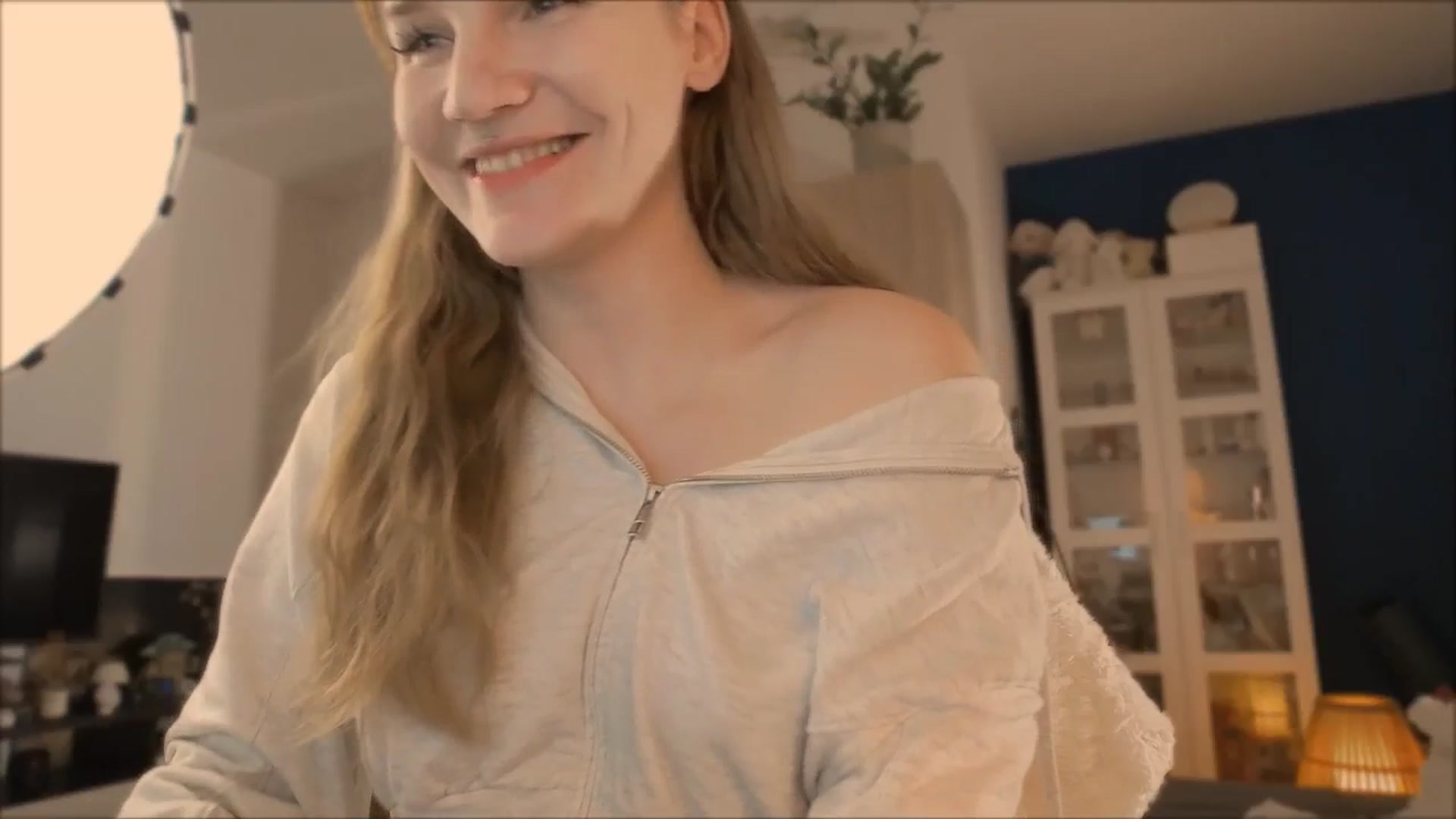 Gallery image thumbnail from GingerVi's myfreecams stream on, 10/28/2025, 19:02 image 11 of 20