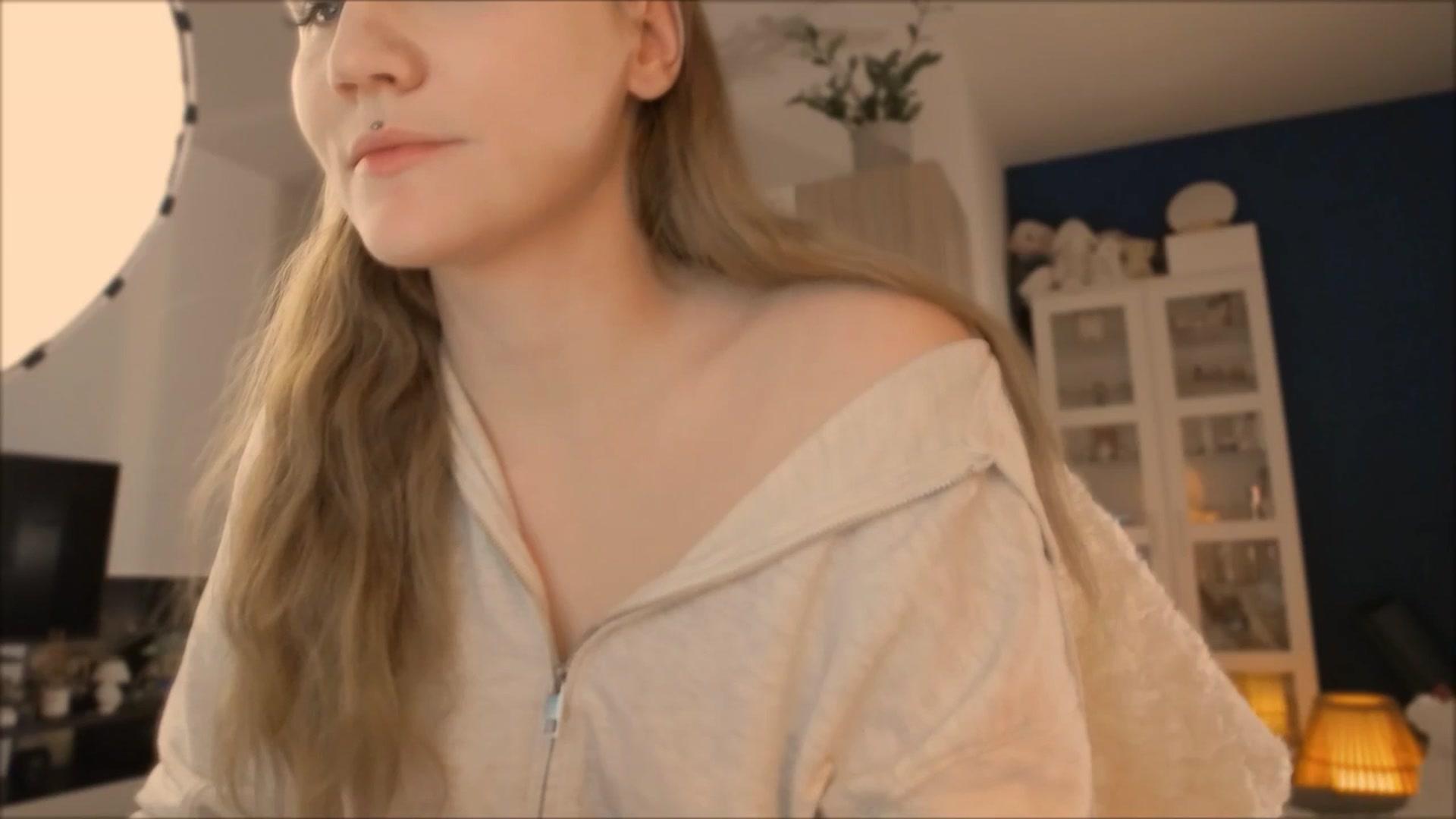 Gallery image thumbnail from GingerVi's myfreecams stream on, 10/28/2025, 19:02 image 16 of 20