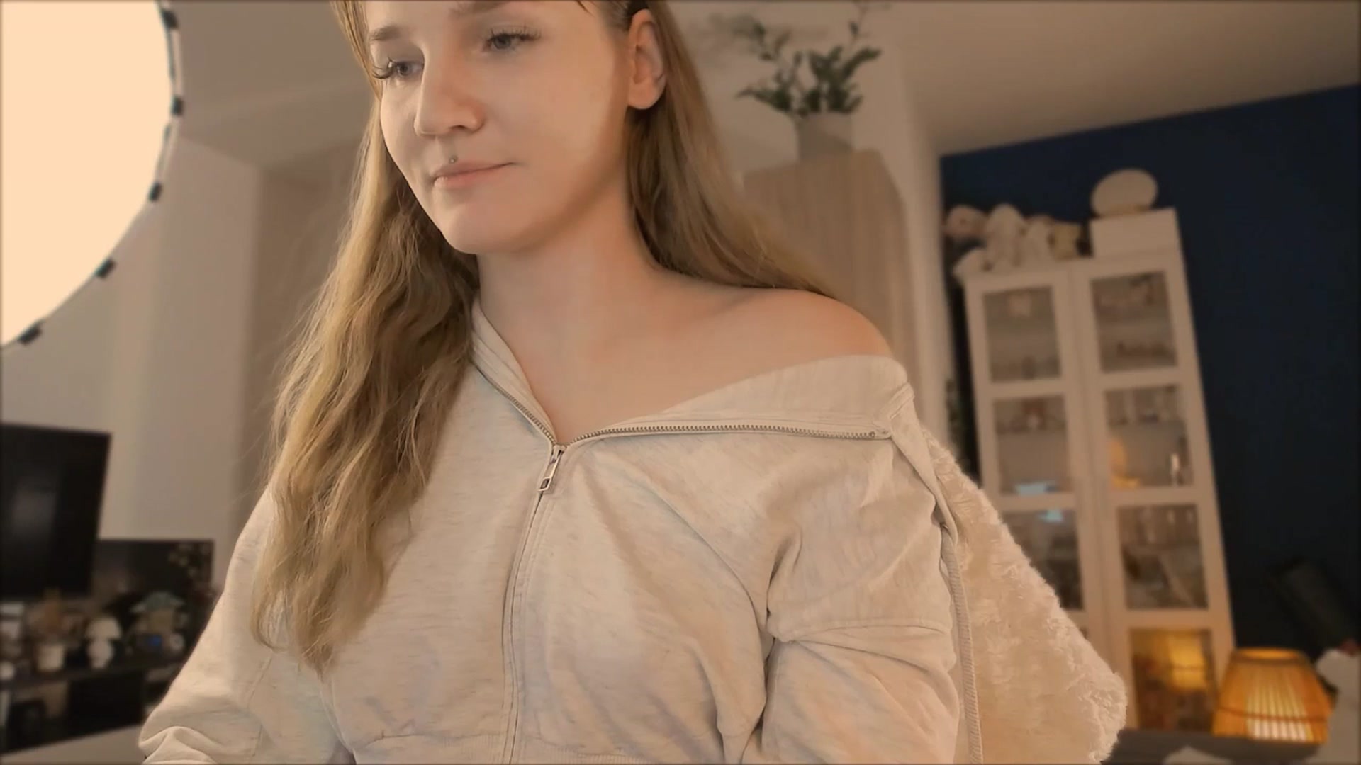 Gallery image thumbnail from GingerVi's myfreecams stream on, 10/28/2025, 19:02 image 13 of 20