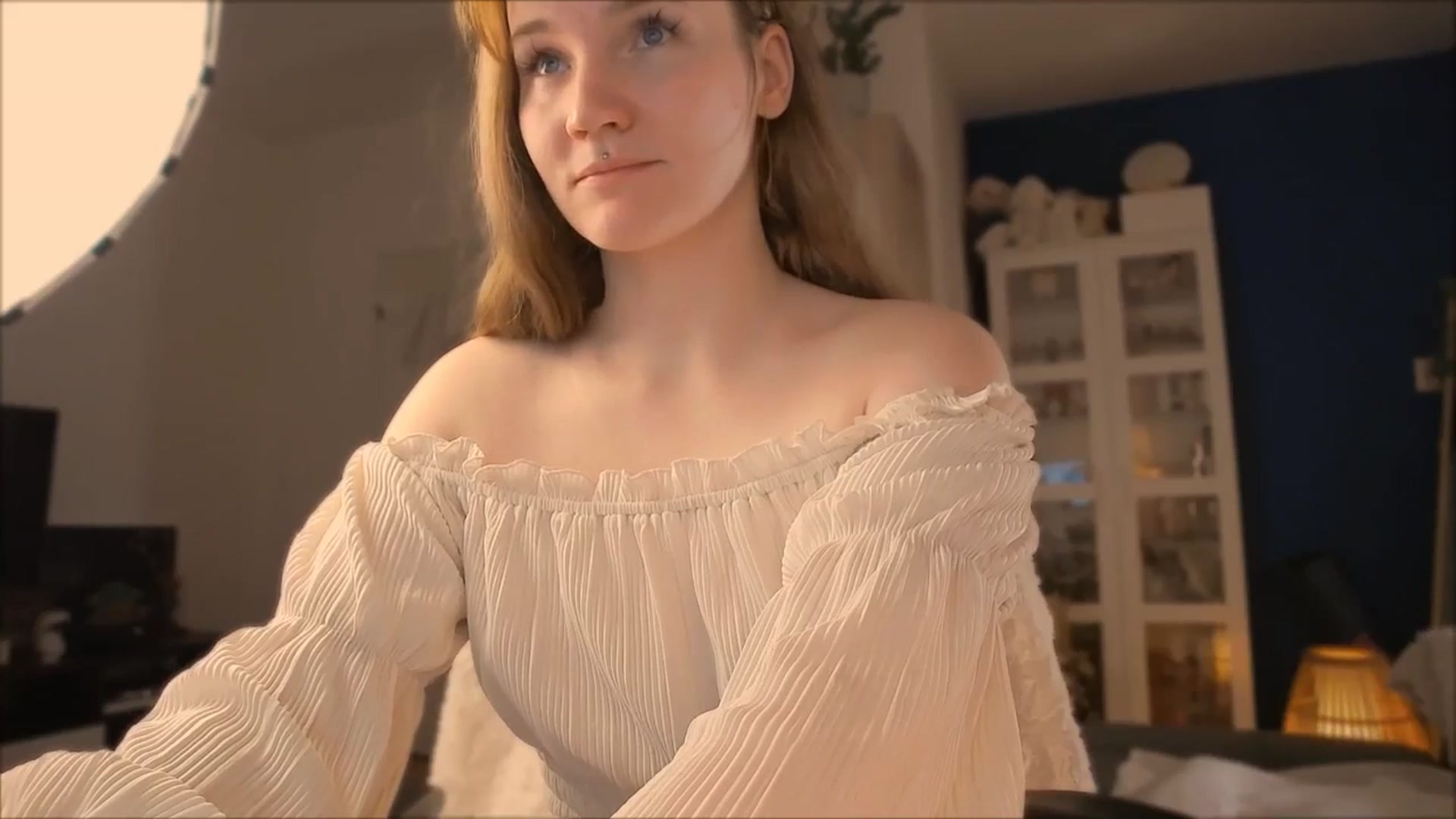 Gallery image thumbnail from GingerVi's myfreecams stream on, 10/31/2025, 06:43 image 7 of 20