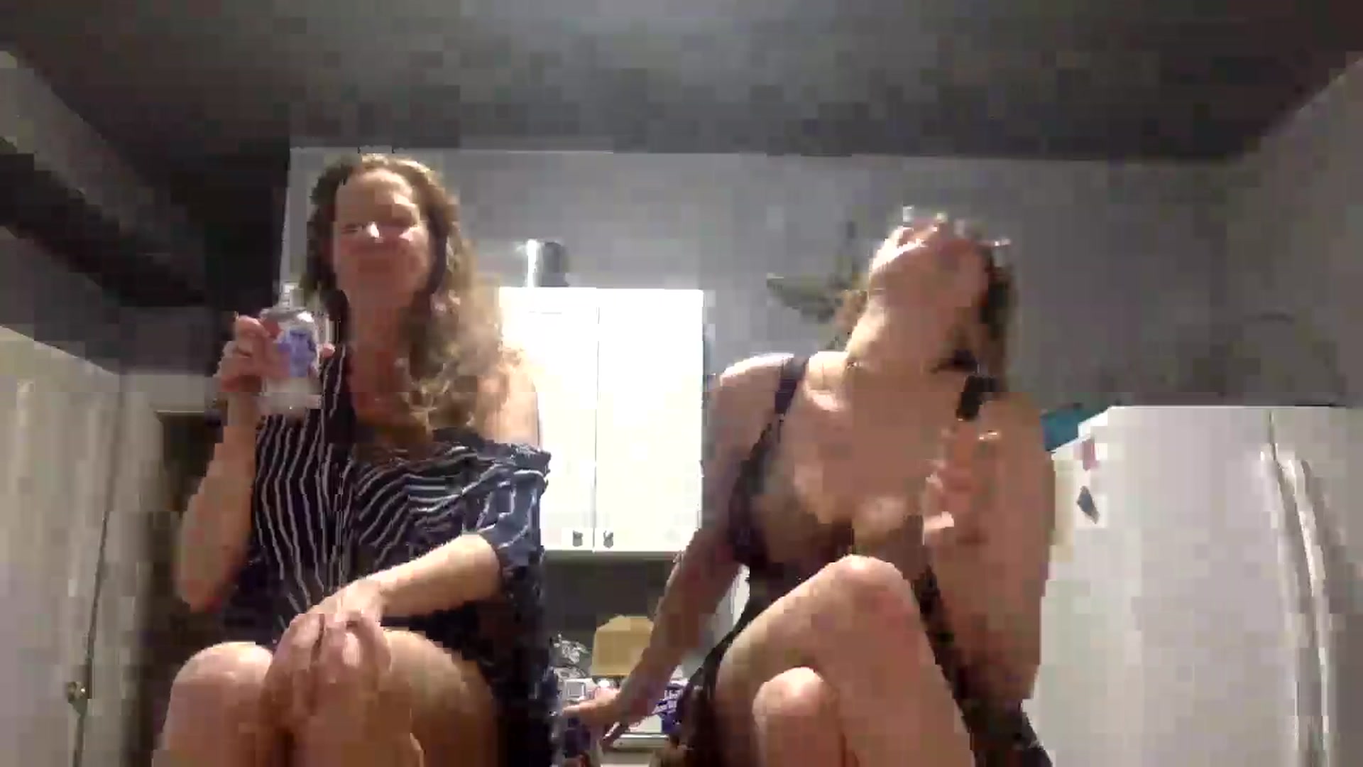 Gallery image thumbnail from Ginger_Love's myfreecams stream on, 05/01/2026, 24:02 image 18 of 20