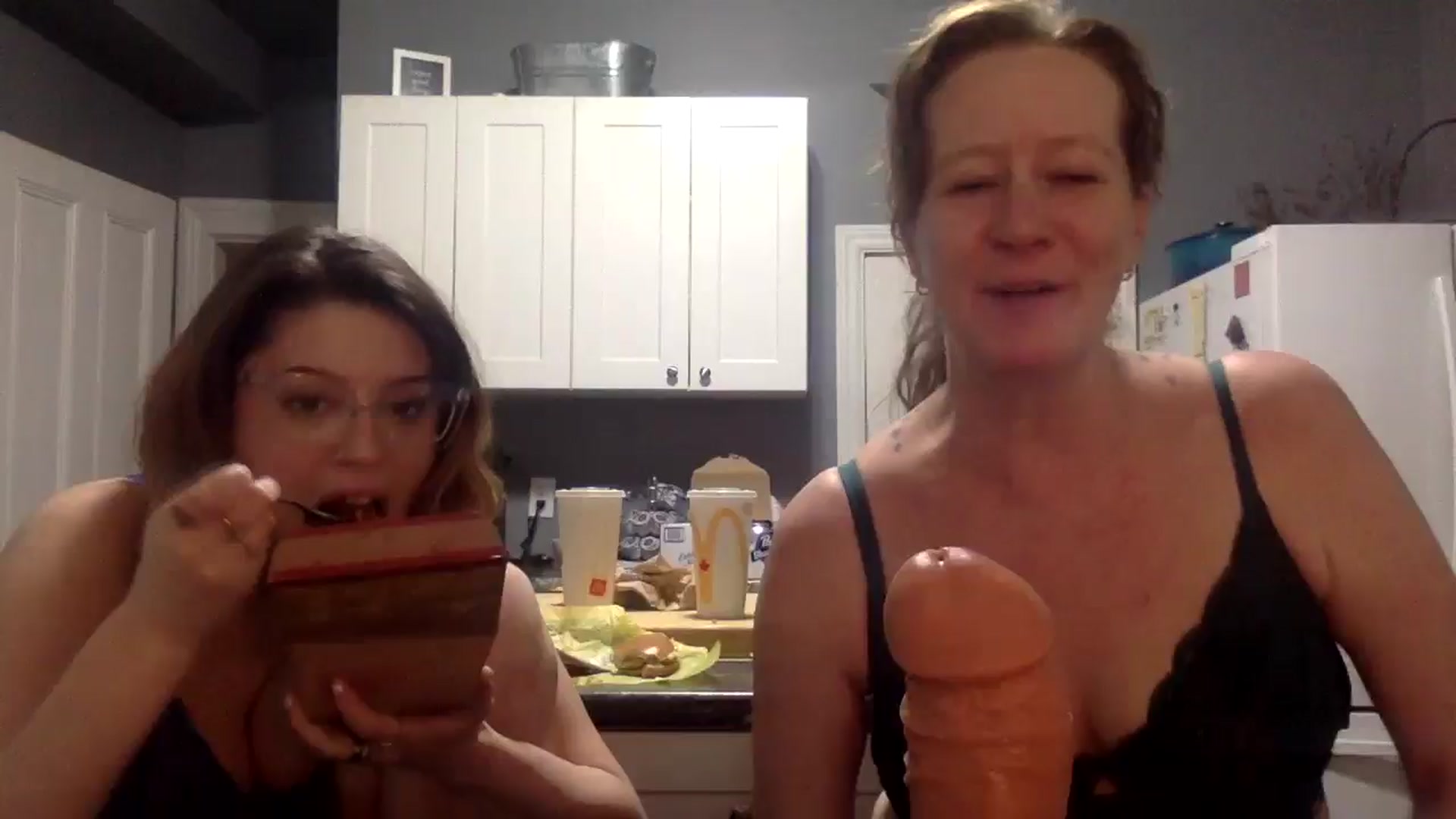 Gallery image thumbnail from Ginger_Love's myfreecams stream on, 05/01/2026, 24:02 image 7 of 20