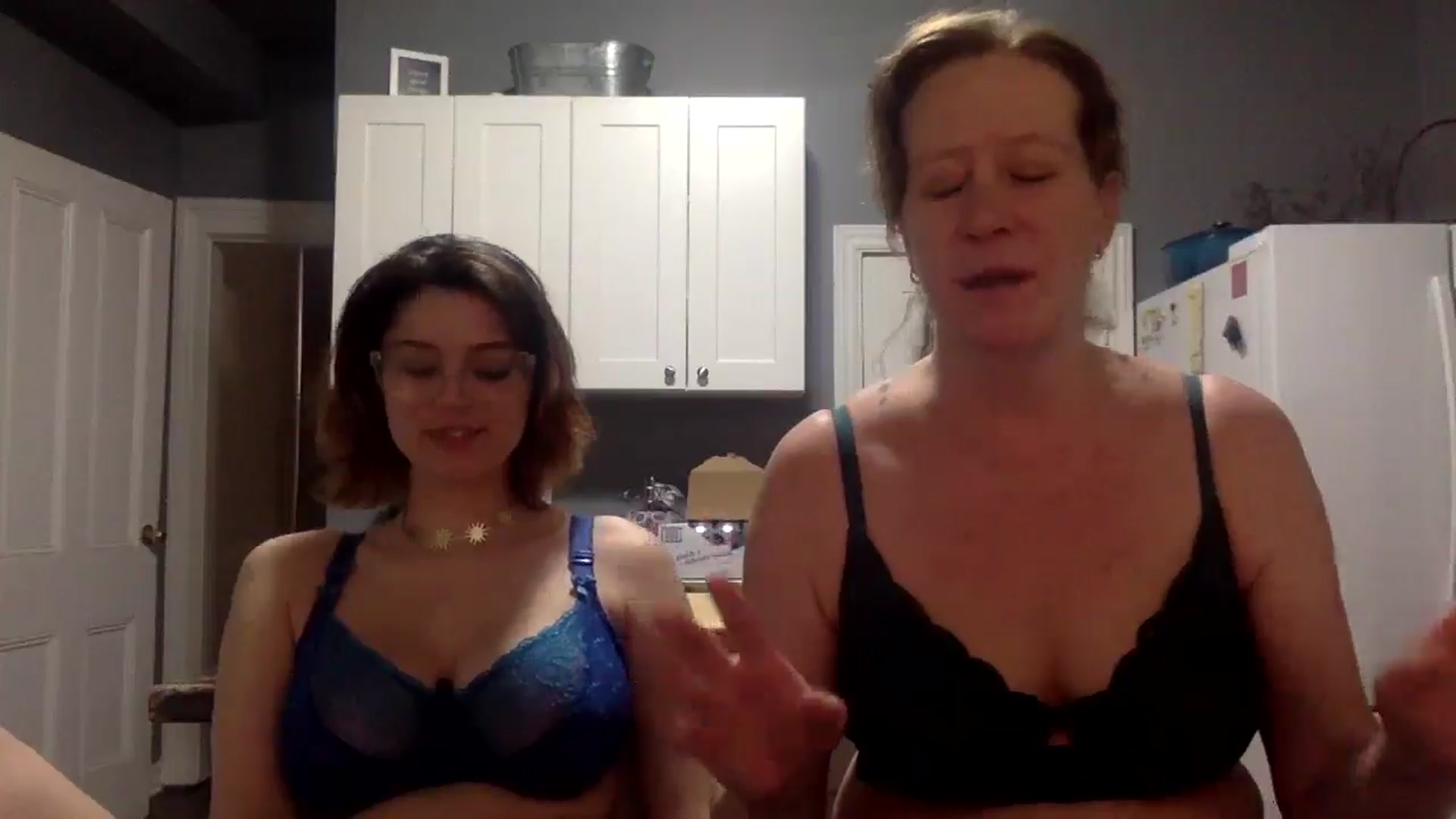 Gallery image thumbnail from Ginger_Love's myfreecams stream on, 05/01/2026, 24:02 image 4 of 20