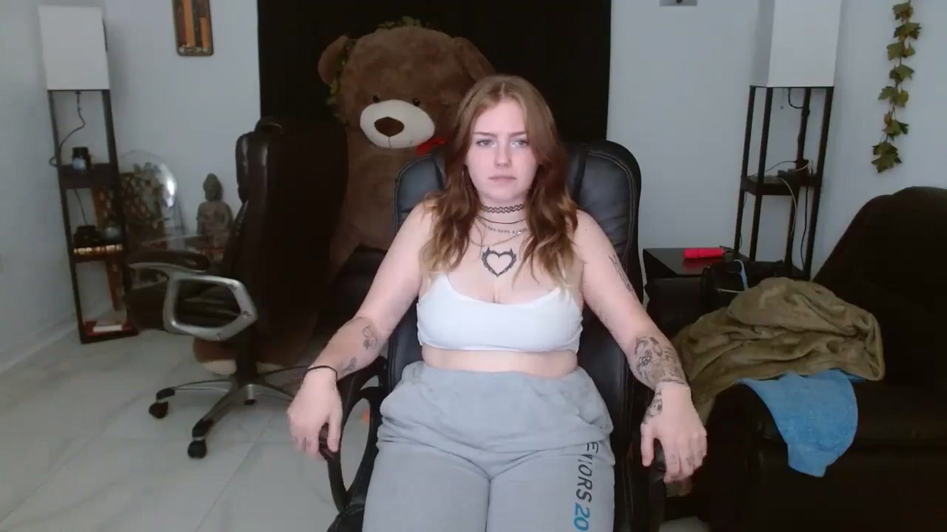 Gallery image thumbnail from Gingerbunny2's myfreecams stream on, 10/17/2023, 02:57 image 9 of 20