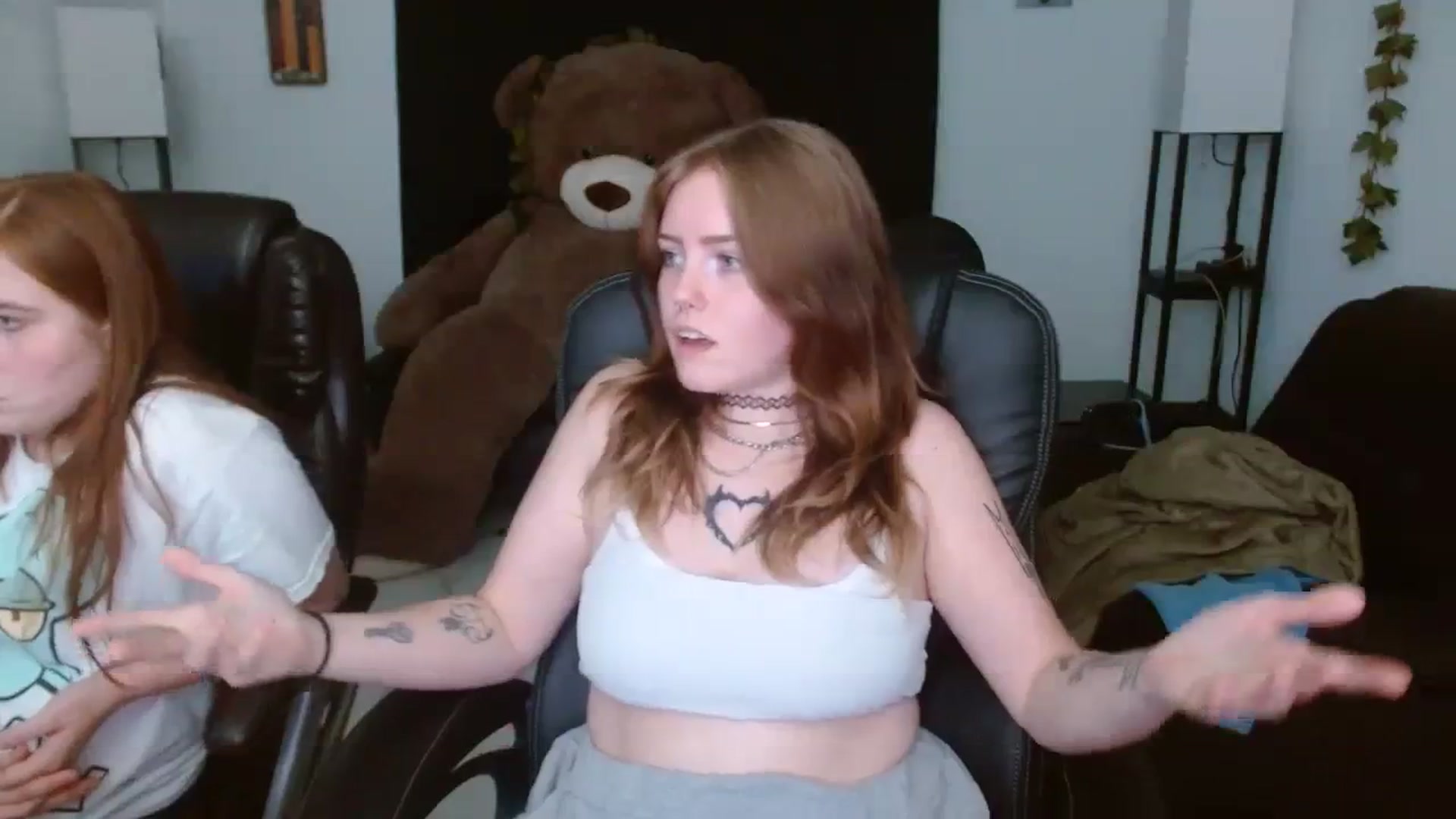 Gallery image thumbnail from Gingerbunny2's myfreecams stream on, 10/17/2023, 02:57 image 14 of 20