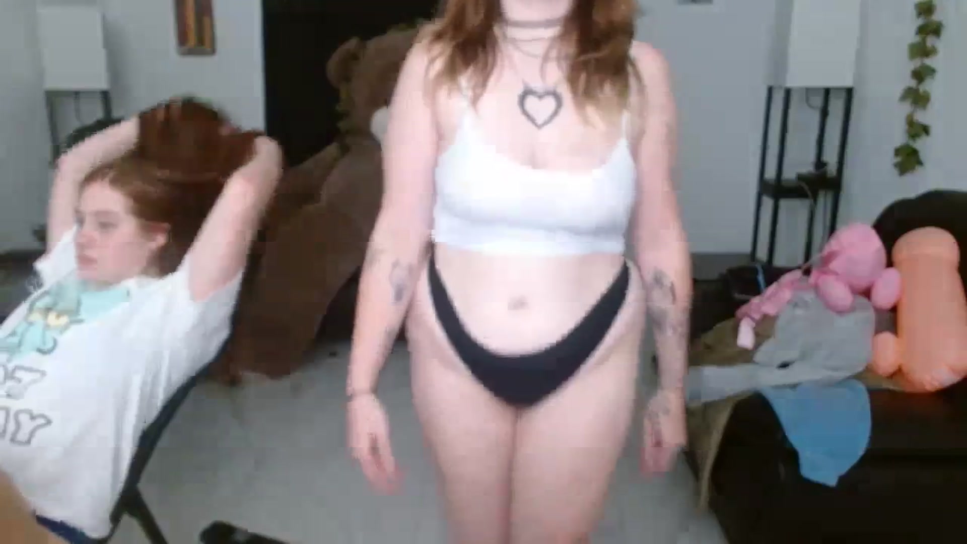 Gallery image thumbnail from Gingerbunny2's myfreecams stream on, 10/17/2023, 02:57 image 19 of 20
