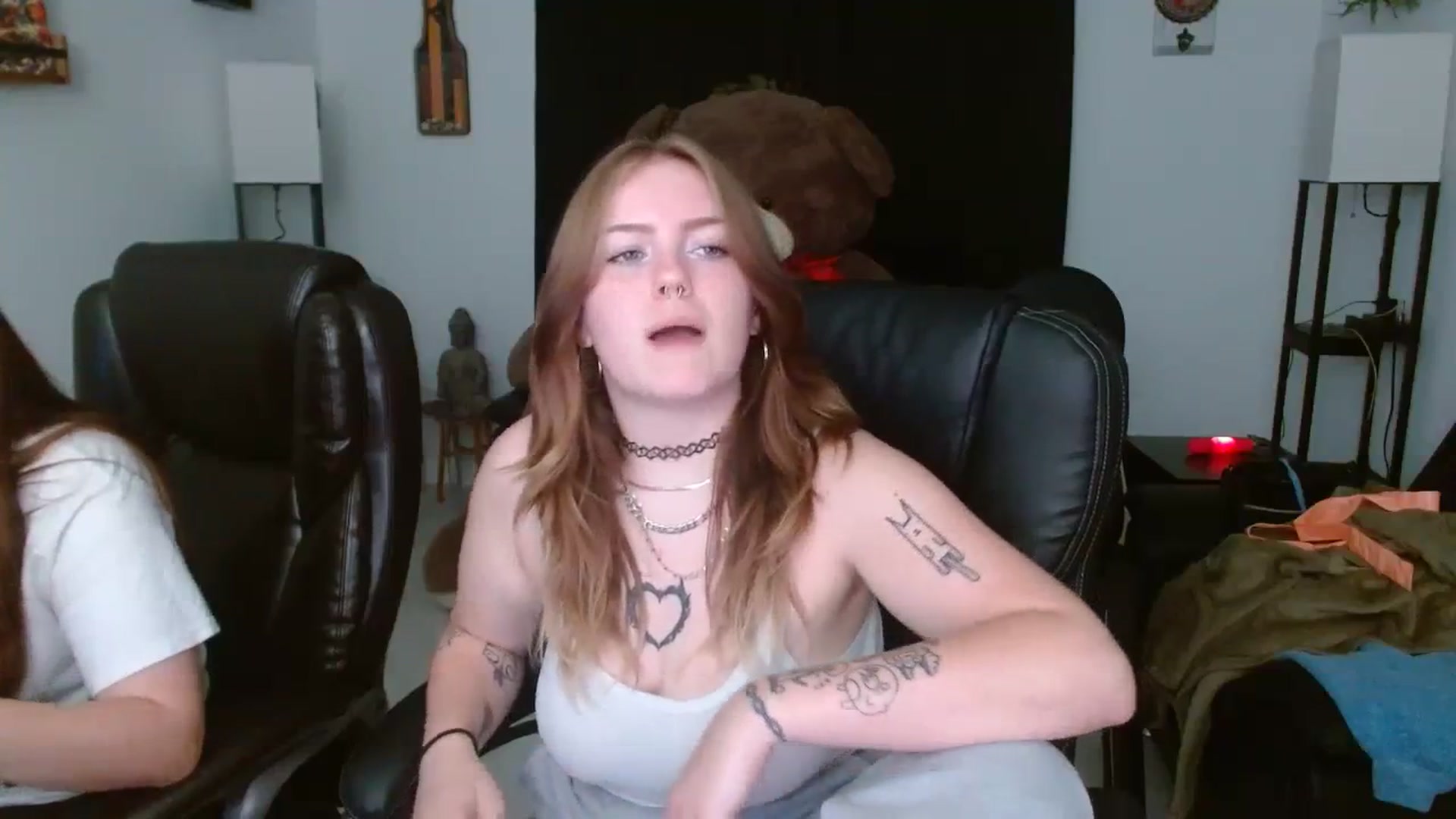 Gallery image thumbnail from Gingerbunny2's myfreecams stream on, 10/17/2023, 02:57 image 2 of 20
