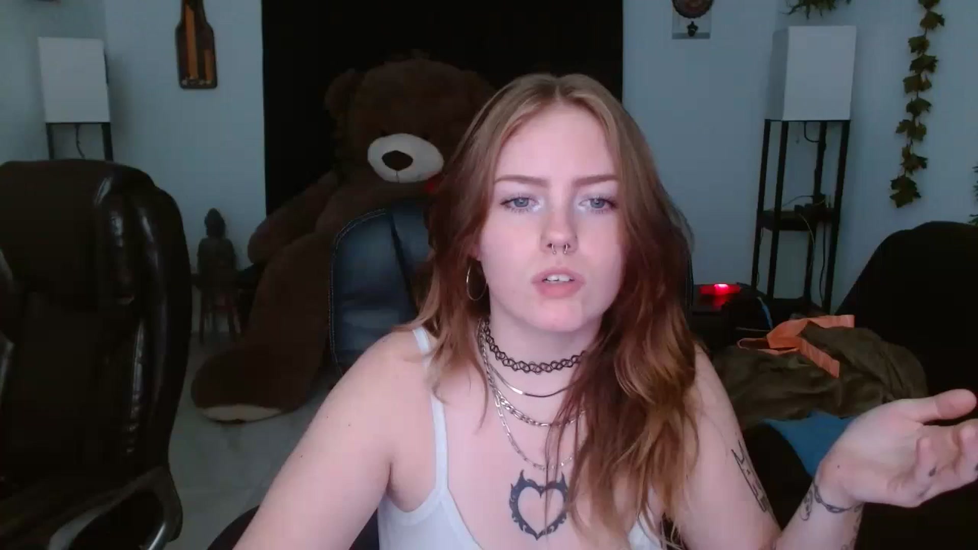 Gallery image thumbnail from Gingerbunny2's myfreecams stream on, 10/17/2023, 02:57 image 1 of 20