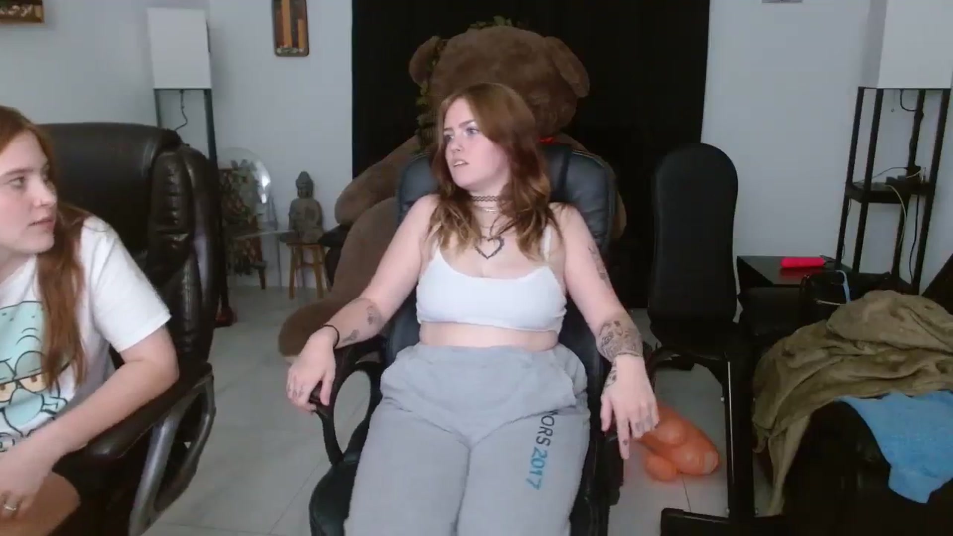Gallery image thumbnail from Gingerbunny2's myfreecams stream on, 10/17/2023, 02:57 image 8 of 20