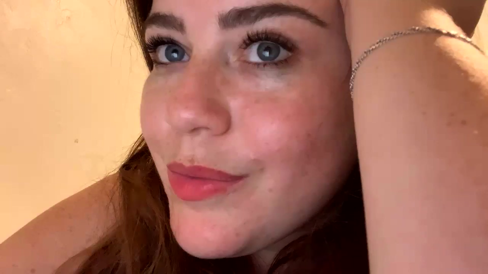 Gallery image thumbnail from Gingerhot3's myfreecams stream on, 09/12/2024, 08:54 image 9 of 20