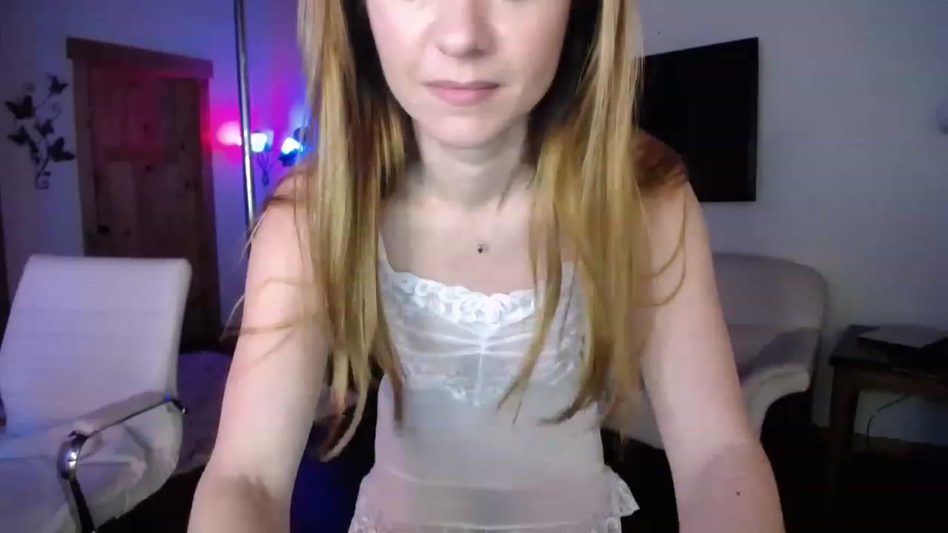Gallery image thumbnail from GinnyPotter's myfreecams stream on, 11/21/2022, 22:12 image 1 of 20