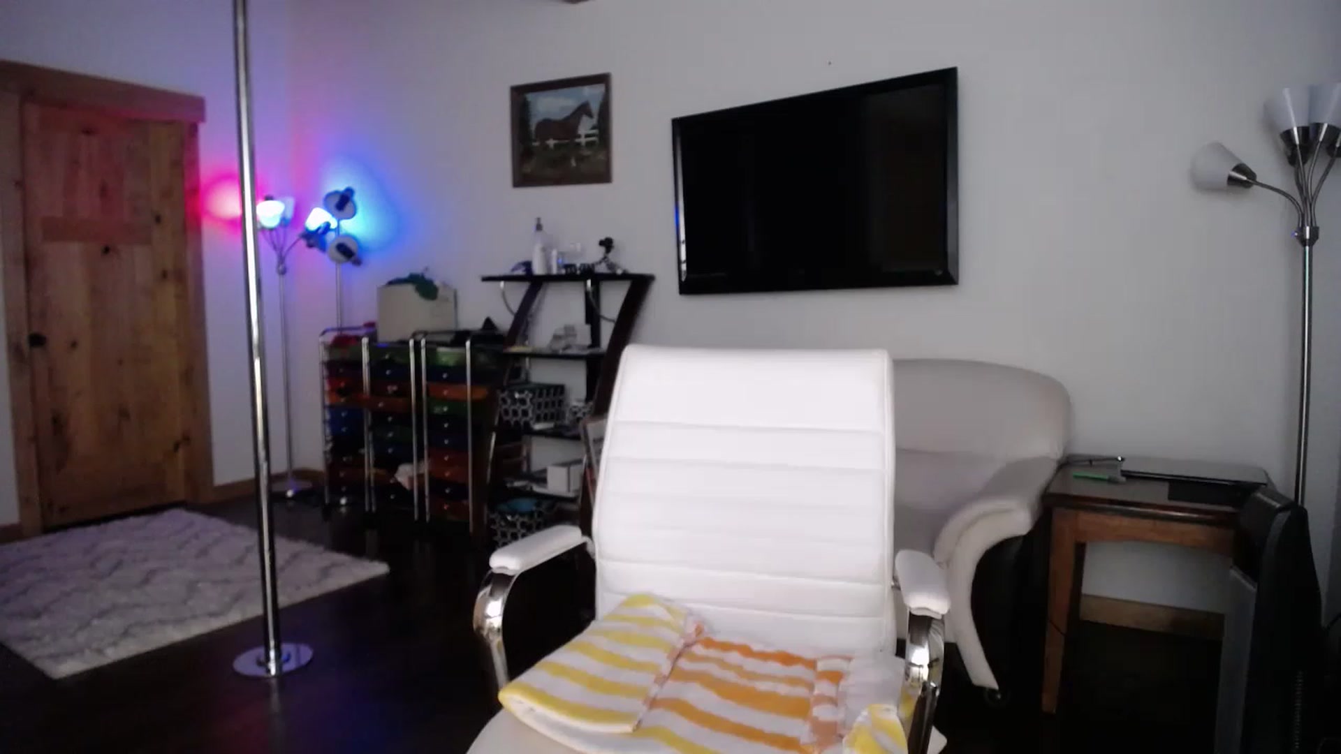 Gallery image thumbnail from GinnyPotter's myfreecams stream on, 12/10/2022, 22:43 image 4 of 20
