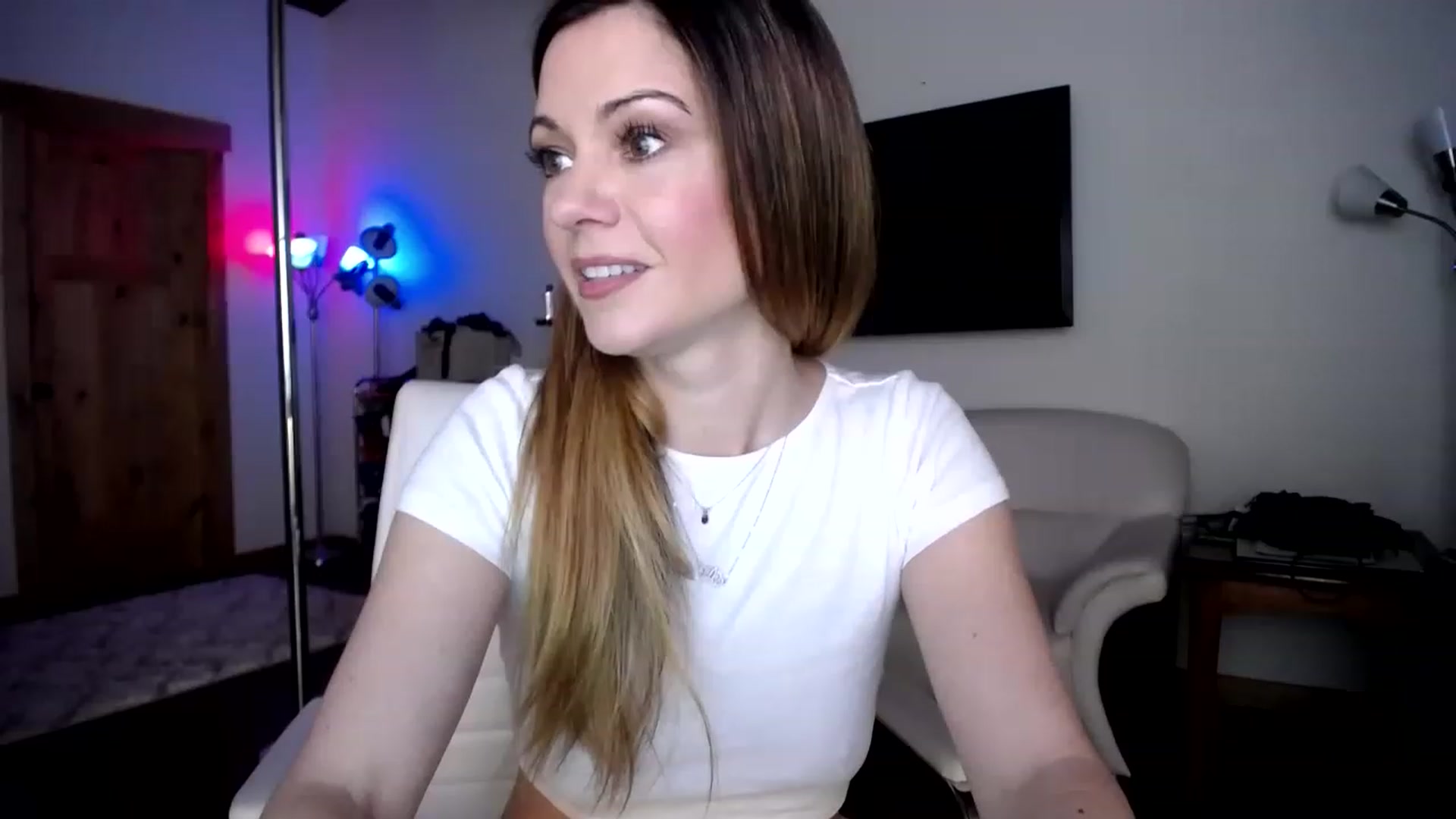 Gallery image thumbnail from GinnyPotter's myfreecams stream on, 01/08/2023, 22:26 image 6 of 20