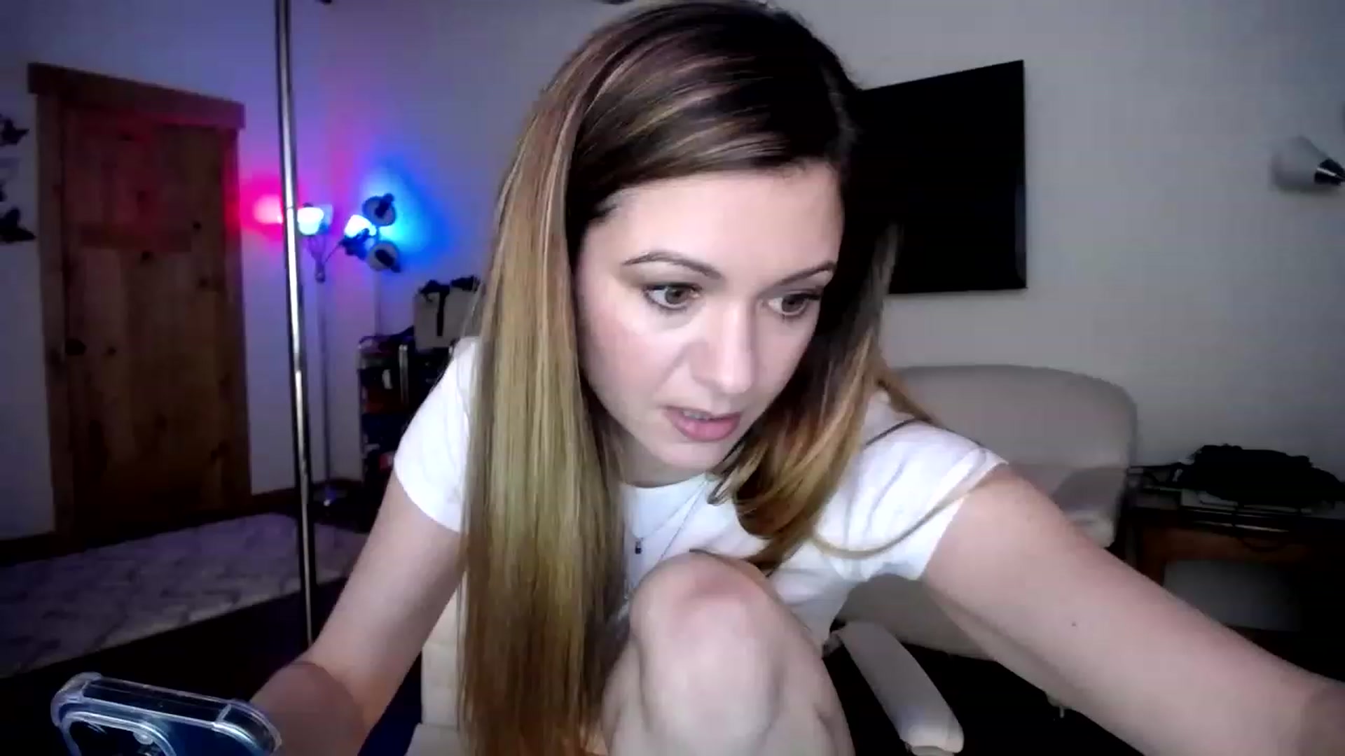 Gallery image thumbnail from GinnyPotter's myfreecams stream on, 01/08/2023, 22:26 image 13 of 20