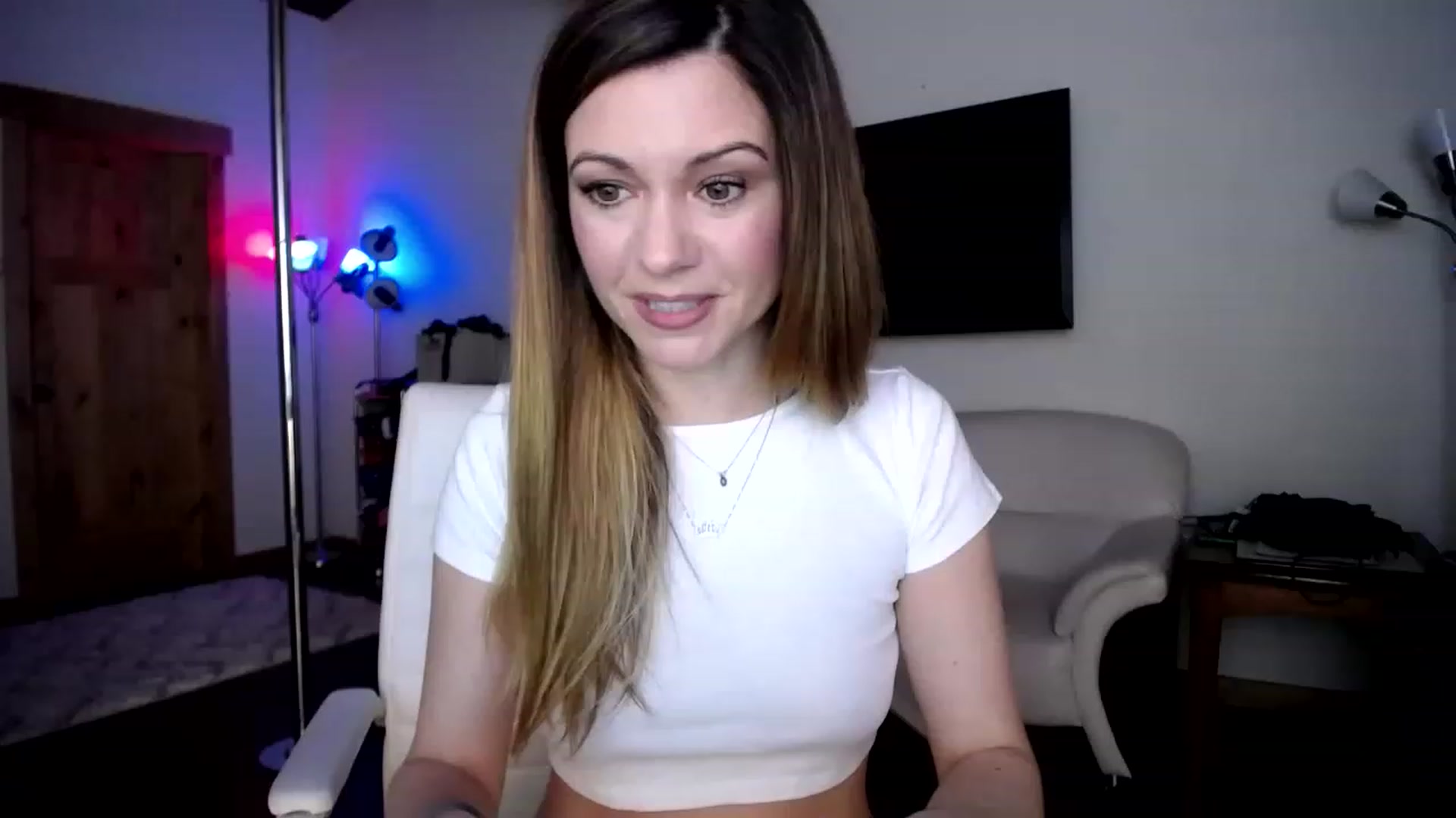 Gallery image thumbnail from GinnyPotter's myfreecams stream on, 01/08/2023, 22:26 image 9 of 20