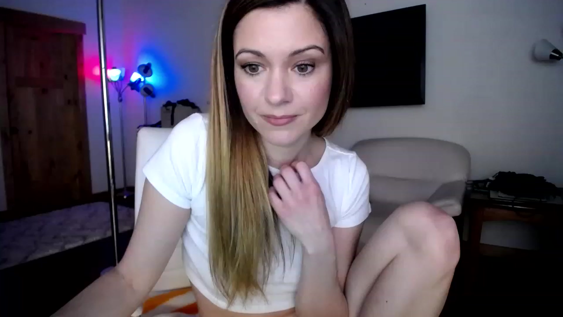 Gallery image thumbnail from GinnyPotter's myfreecams stream on, 01/08/2023, 22:26 image 15 of 20