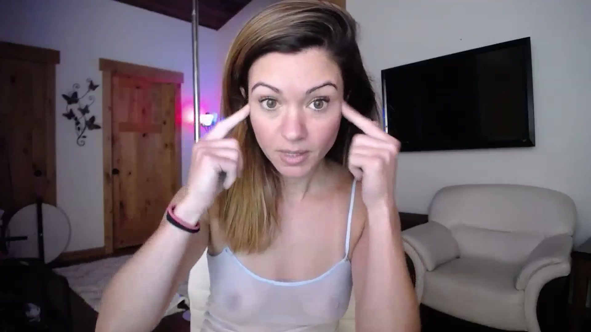 Gallery image thumbnail from GinnyPotter's myfreecams stream on, 07/23/2023, 19:38 image 5 of 20