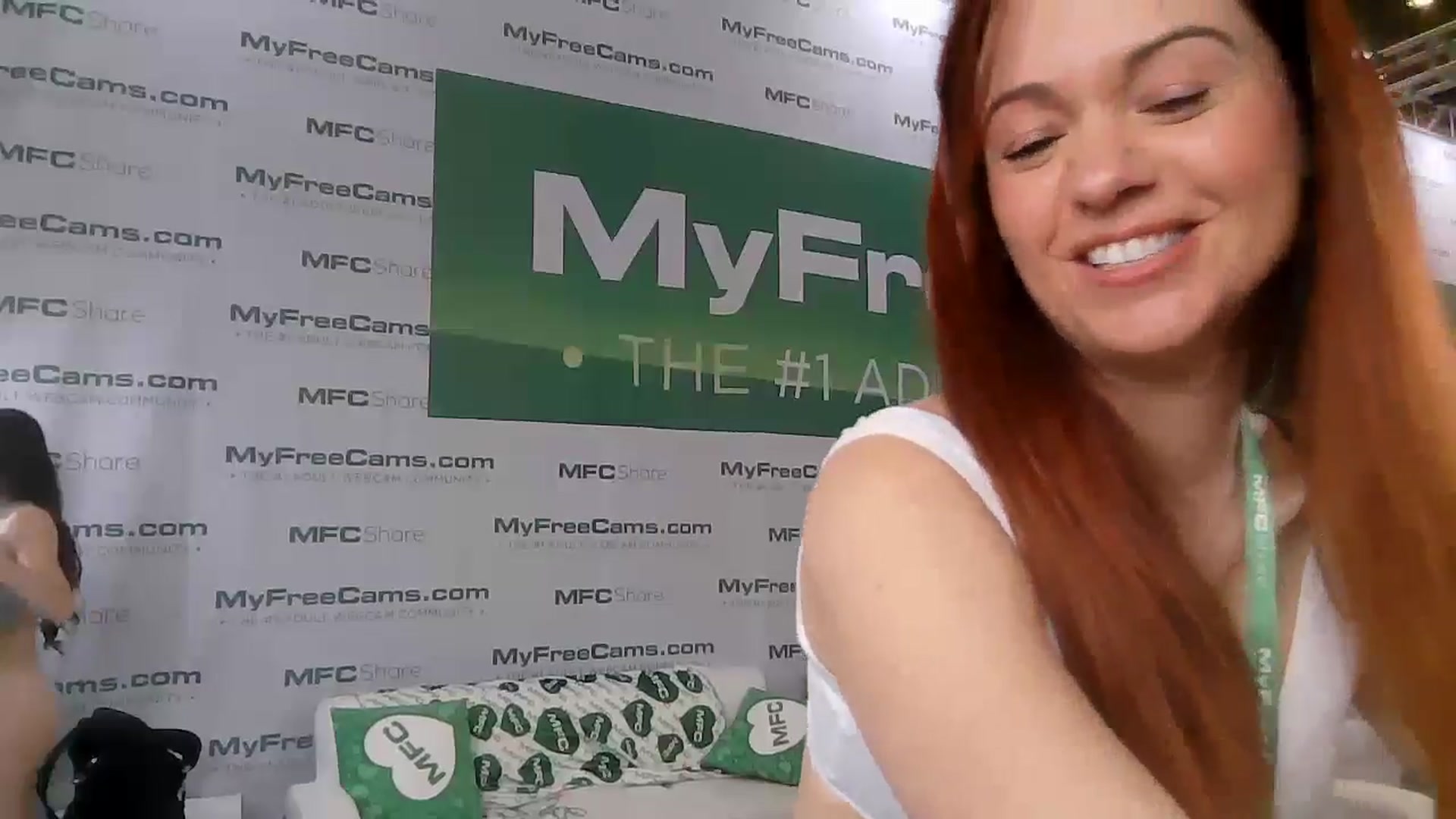 Gallery image thumbnail from GinnyPotter's myfreecams stream on, 01/24/2025, 20:51 image 11 of 20