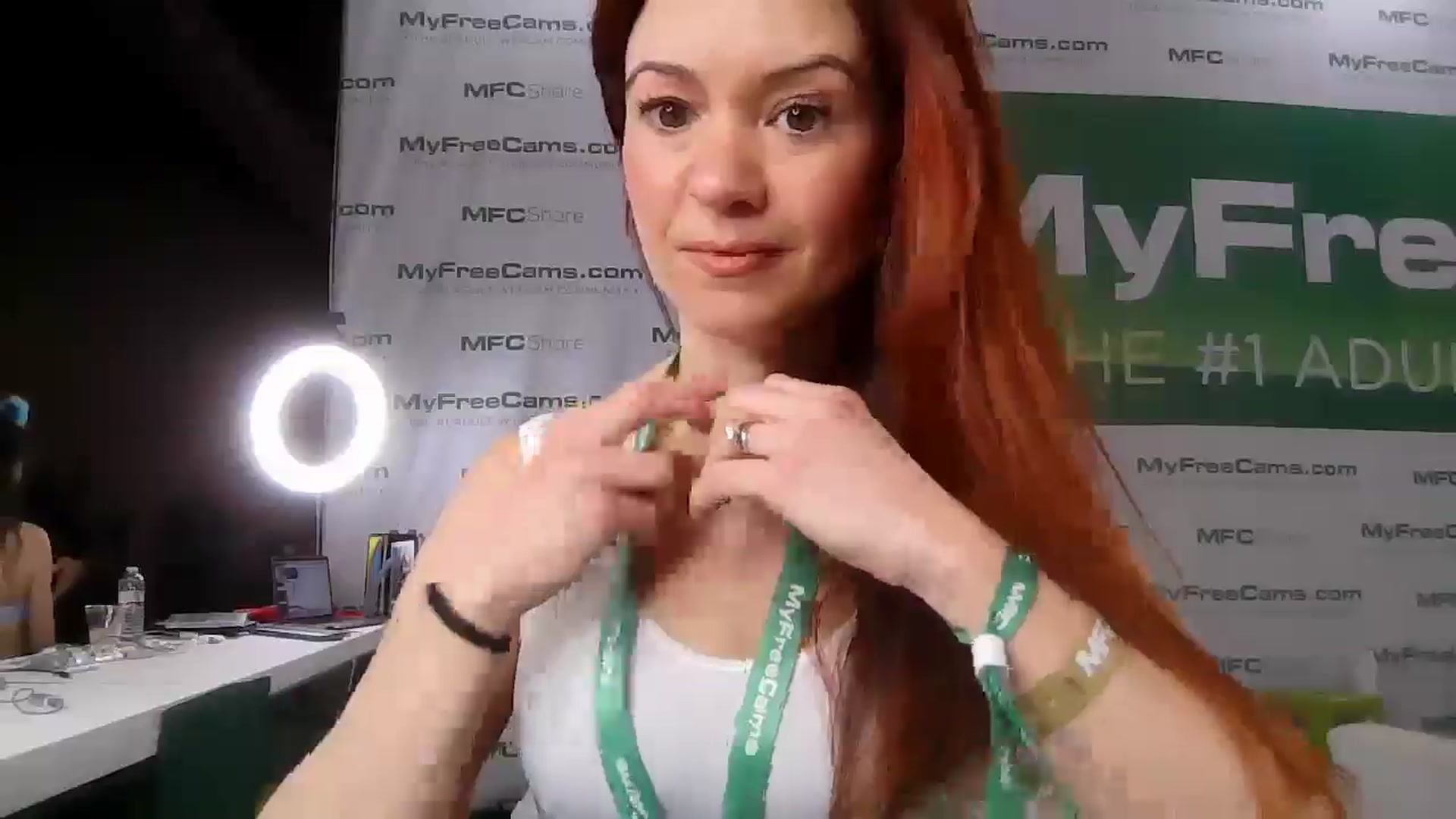 Gallery image thumbnail from GinnyPotter's myfreecams stream on, 01/24/2025, 21:28 image 10 of 20