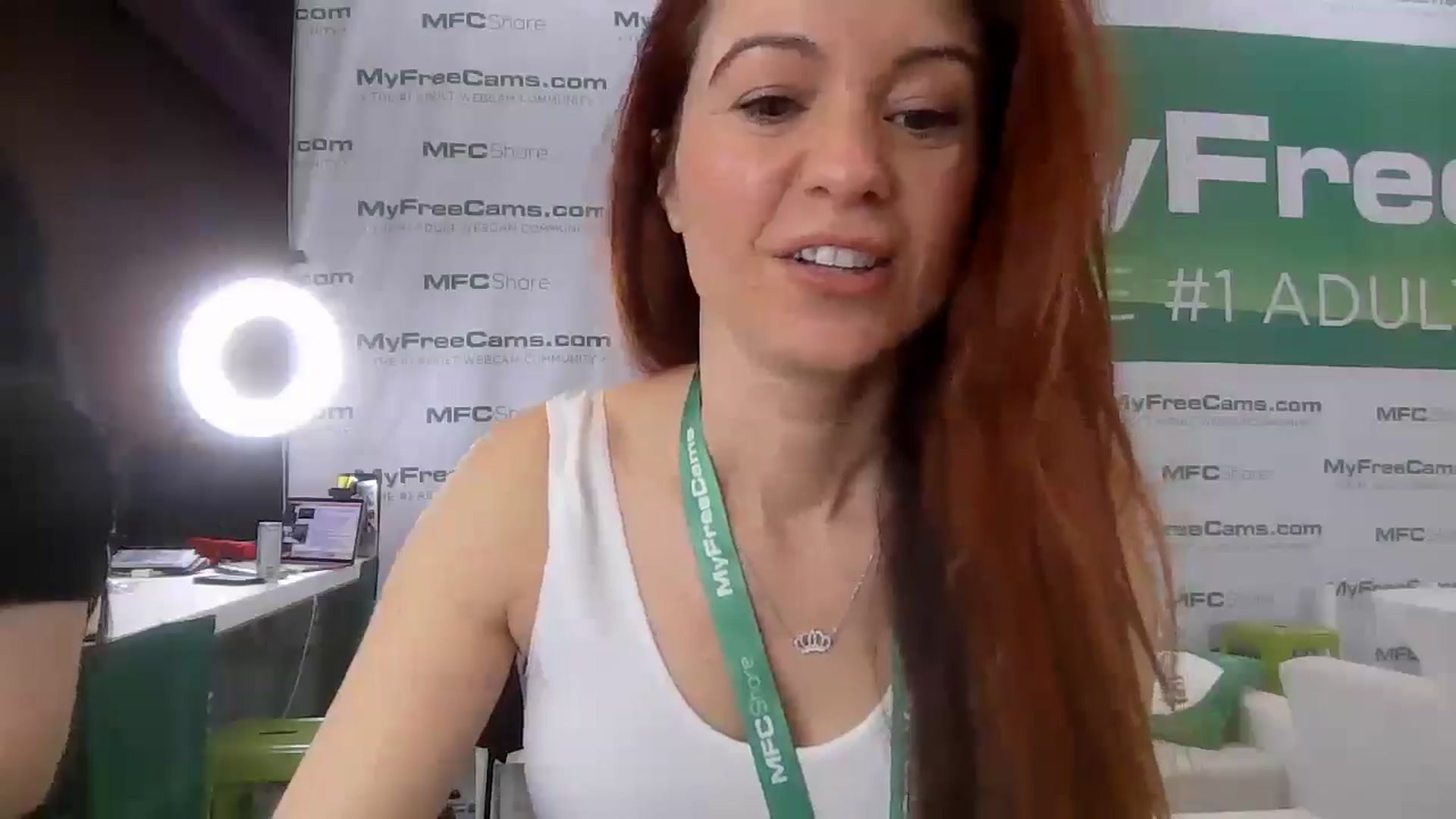 Gallery image thumbnail from GinnyPotter's myfreecams stream on, 01/24/2025, 22:22 image 10 of 20