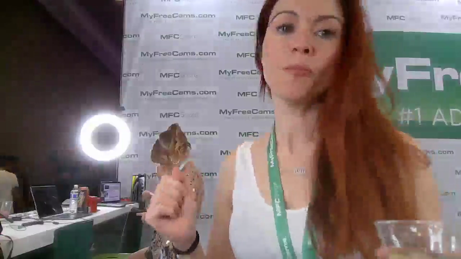 Gallery image thumbnail from GinnyPotter's myfreecams stream on, 01/24/2025, 22:22 image 13 of 20
