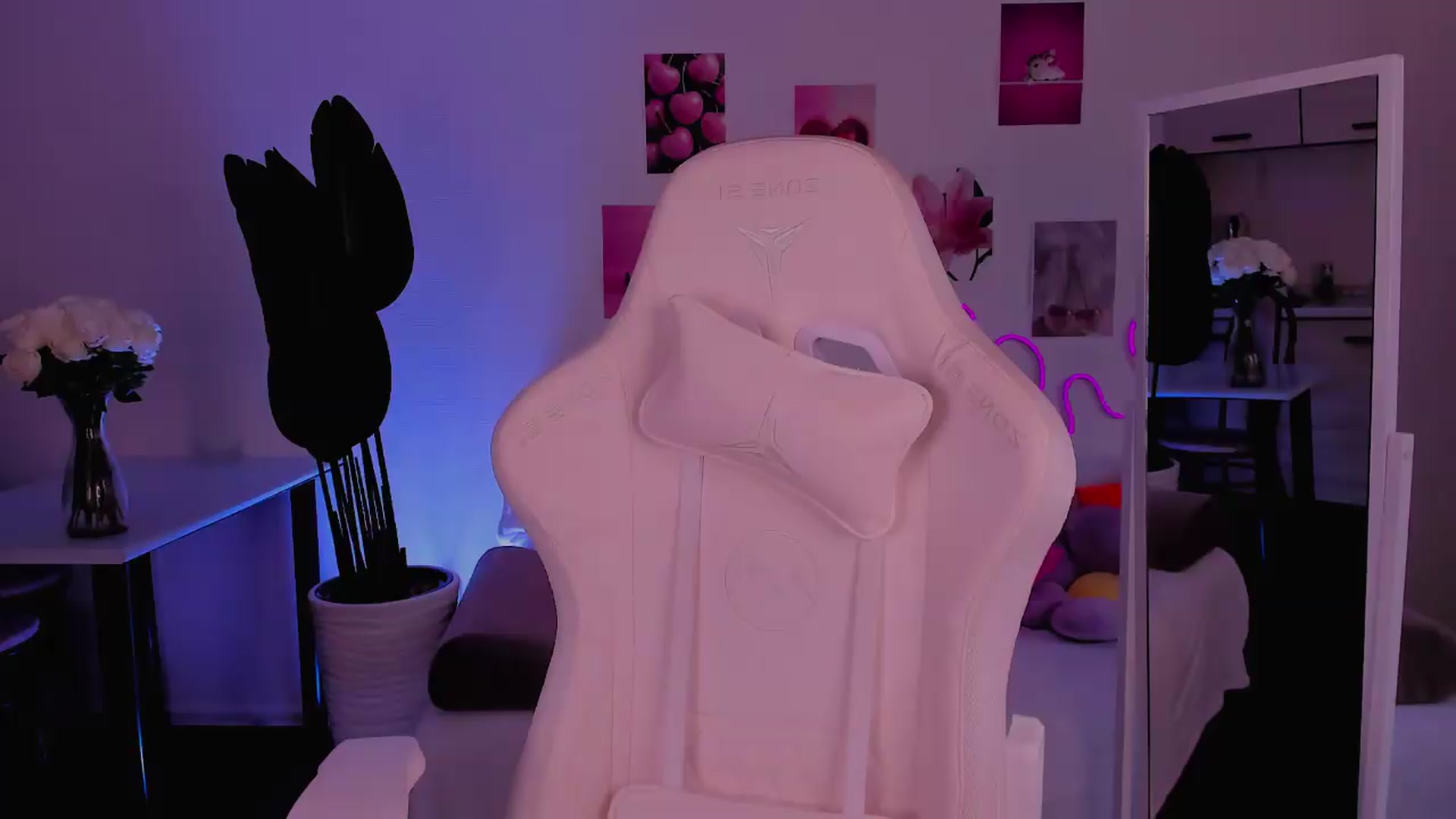 Gallery image thumbnail from Ginnypeach's myfreecams stream on, 07/05/2026, 10:34 image 12 of 20