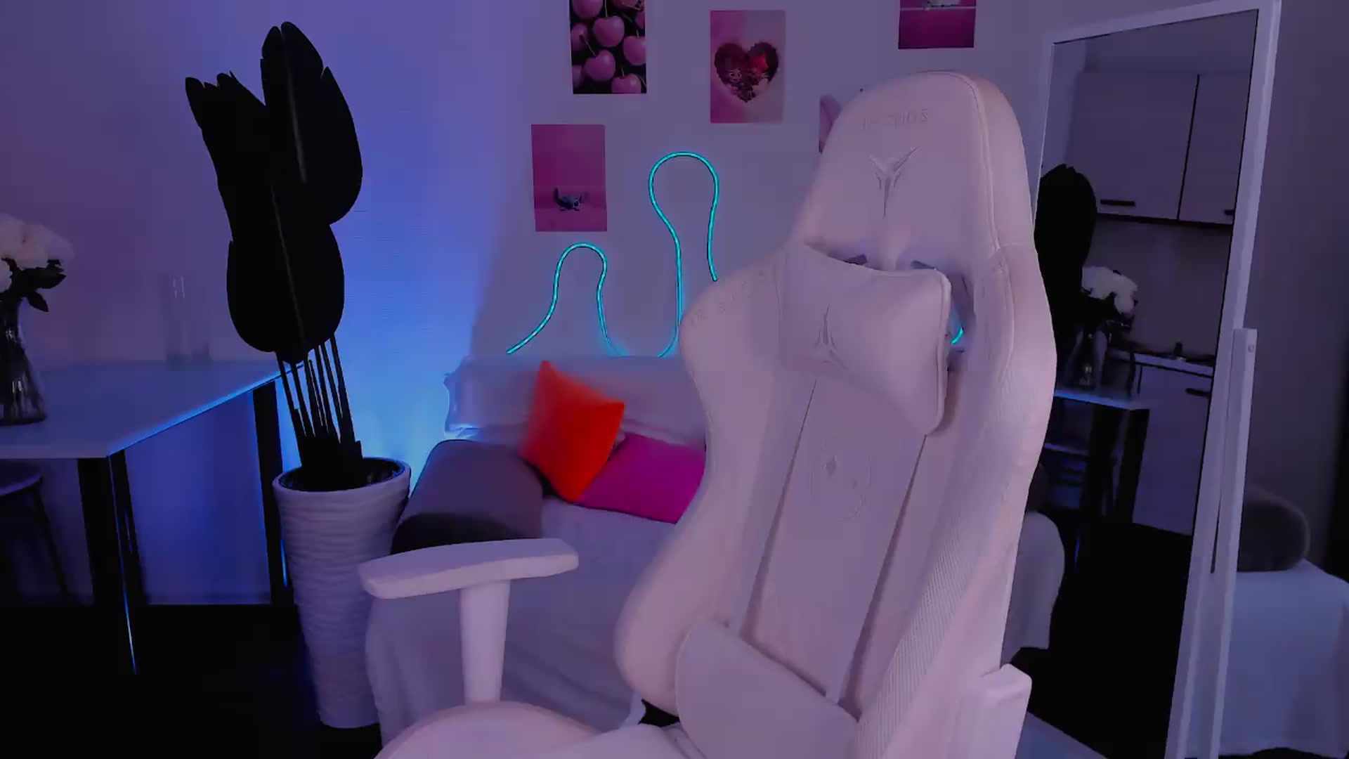 Gallery image thumbnail from Ginnypeach's myfreecams stream on, 07/06/2026, 09:32 image 8 of 20