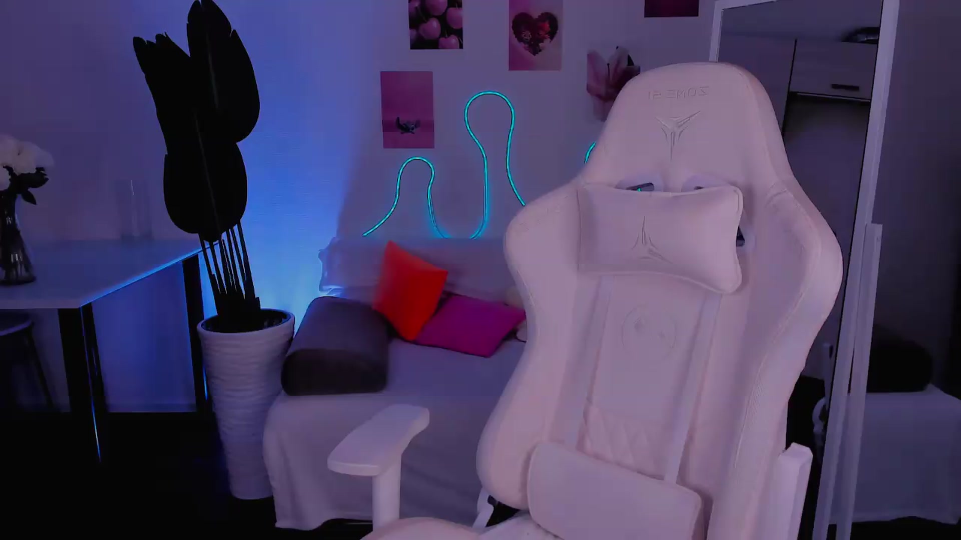 Gallery image thumbnail from Ginnypeach's myfreecams stream on, 07/06/2026, 10:14 image 4 of 20