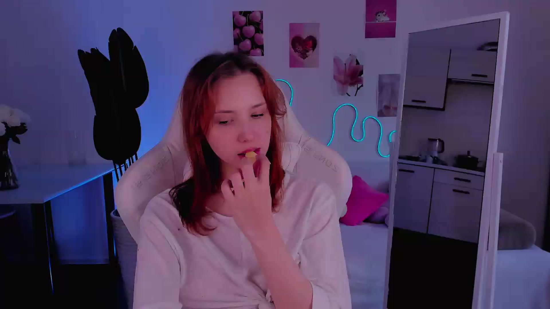 Gallery image thumbnail from Ginnypeach's myfreecams stream on, 07/06/2026, 10:54 image 20 of 20
