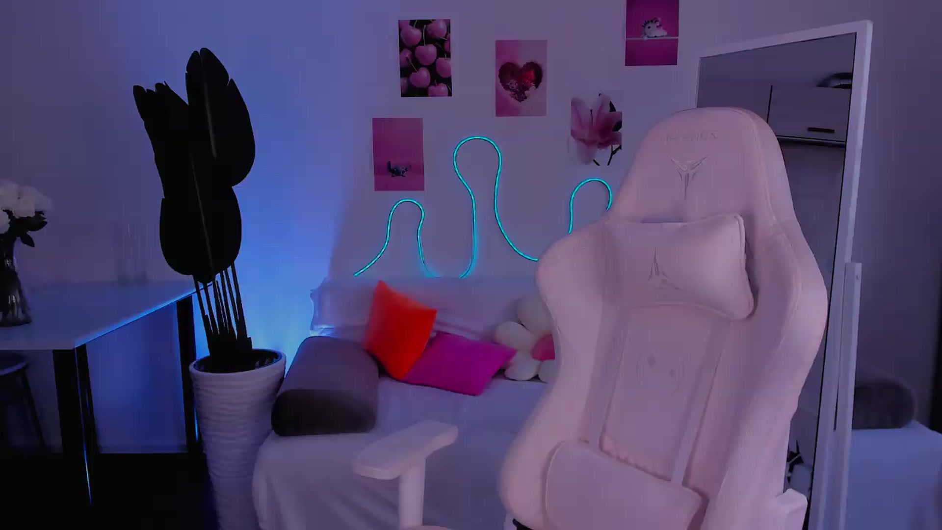 Gallery image thumbnail from Ginnypeach's myfreecams stream on, 07/06/2026, 10:54 image 12 of 20