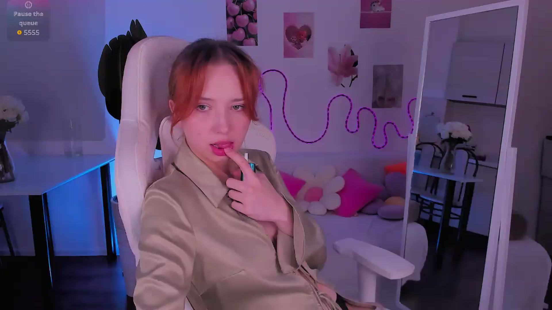 Gallery image thumbnail from Ginnypeach's myfreecams stream on, 07/07/2026, 08:53 image 16 of 20