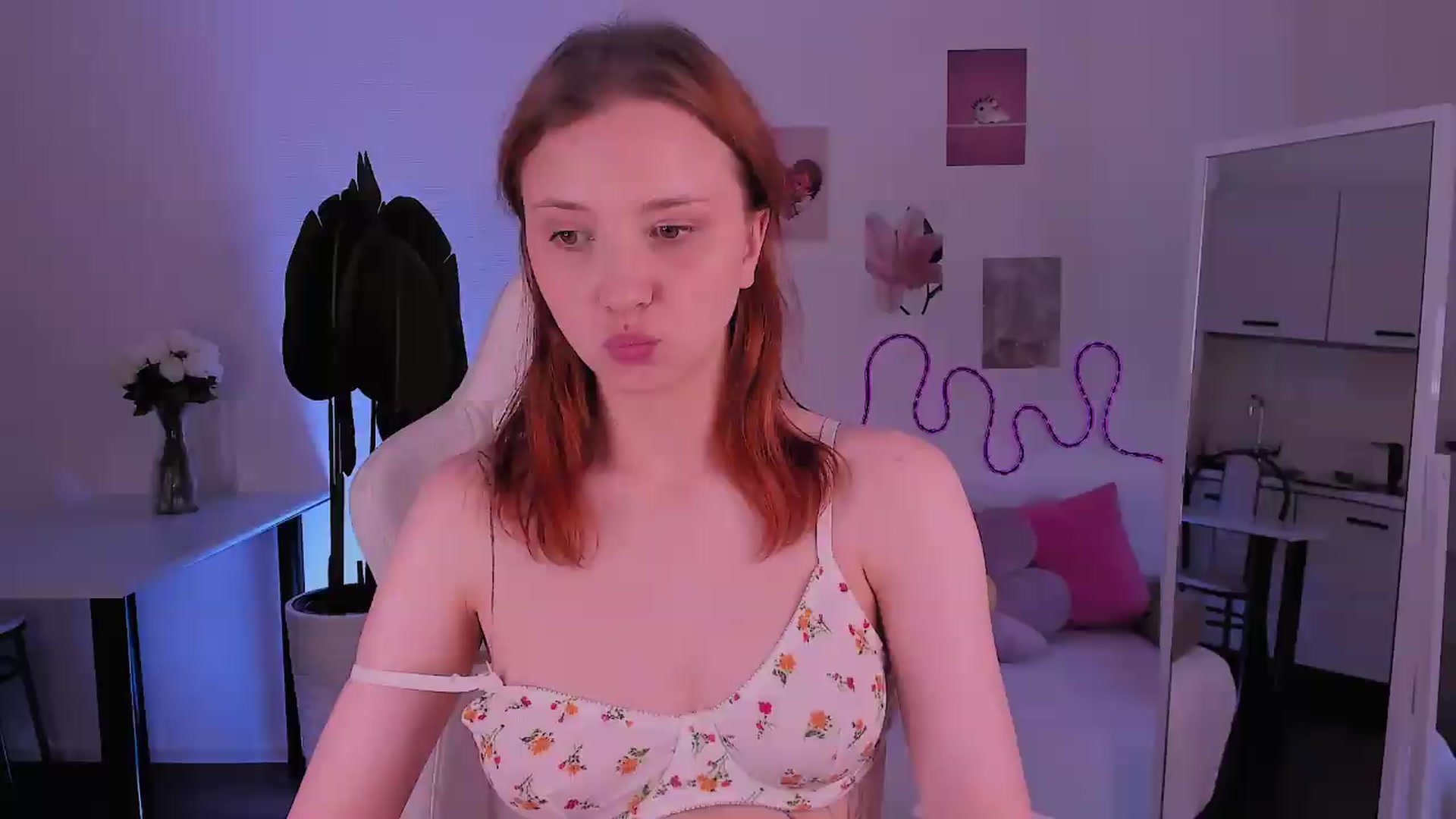 Gallery image thumbnail from Ginnypeach's myfreecams stream on, 07/17/2026, 11:32 image 19 of 20
