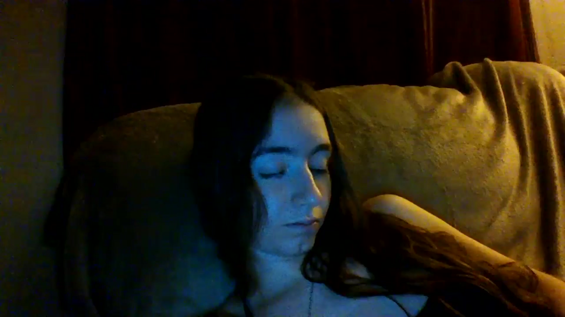 Gallery image thumbnail from GipsyDanger5's myfreecams stream on, 03/31/2025, 09:02 image 17 of 20