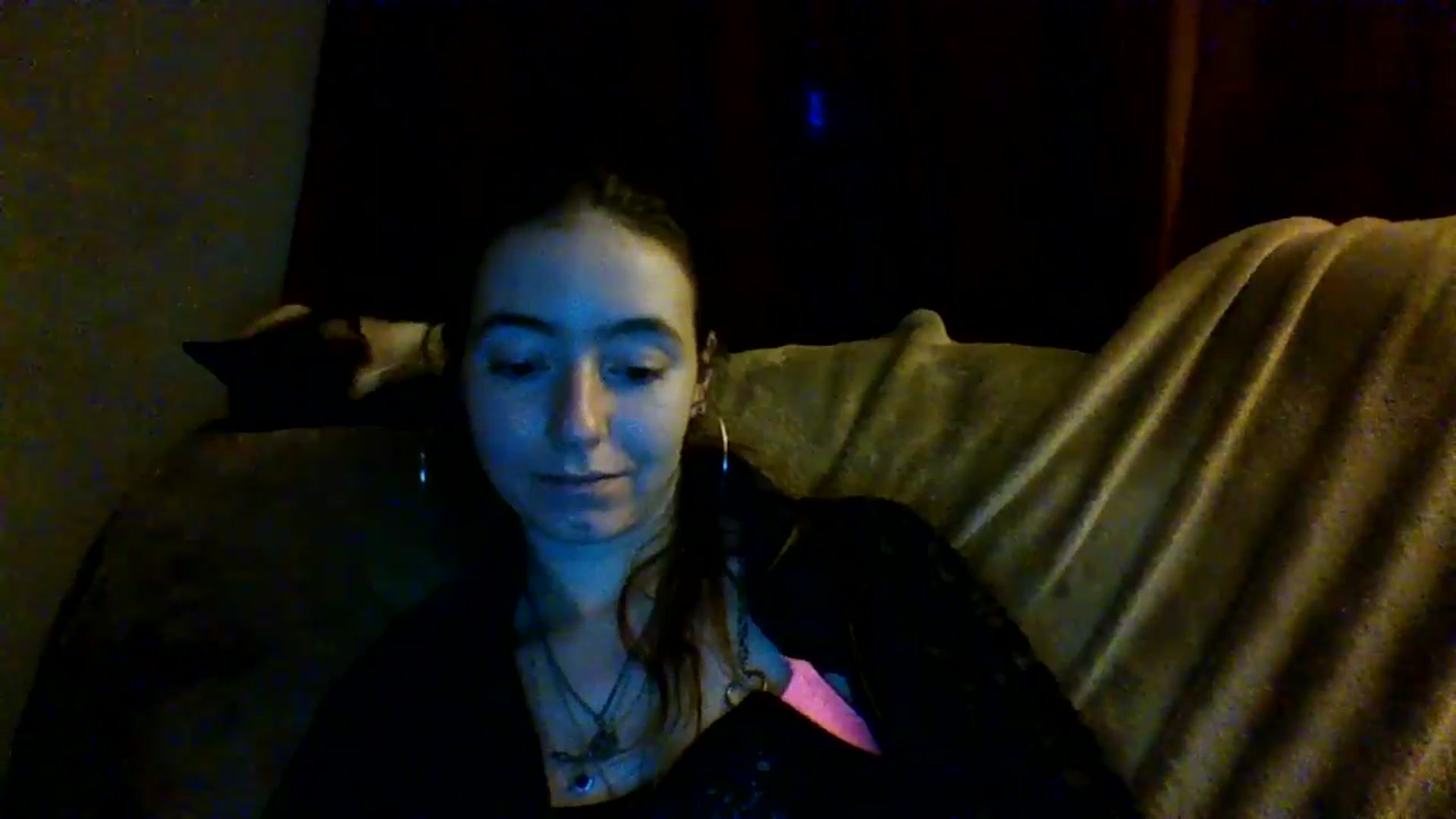 Gallery image thumbnail from GipsyDanger5's myfreecams stream on, 04/01/2025, 09:41 image 19 of 20