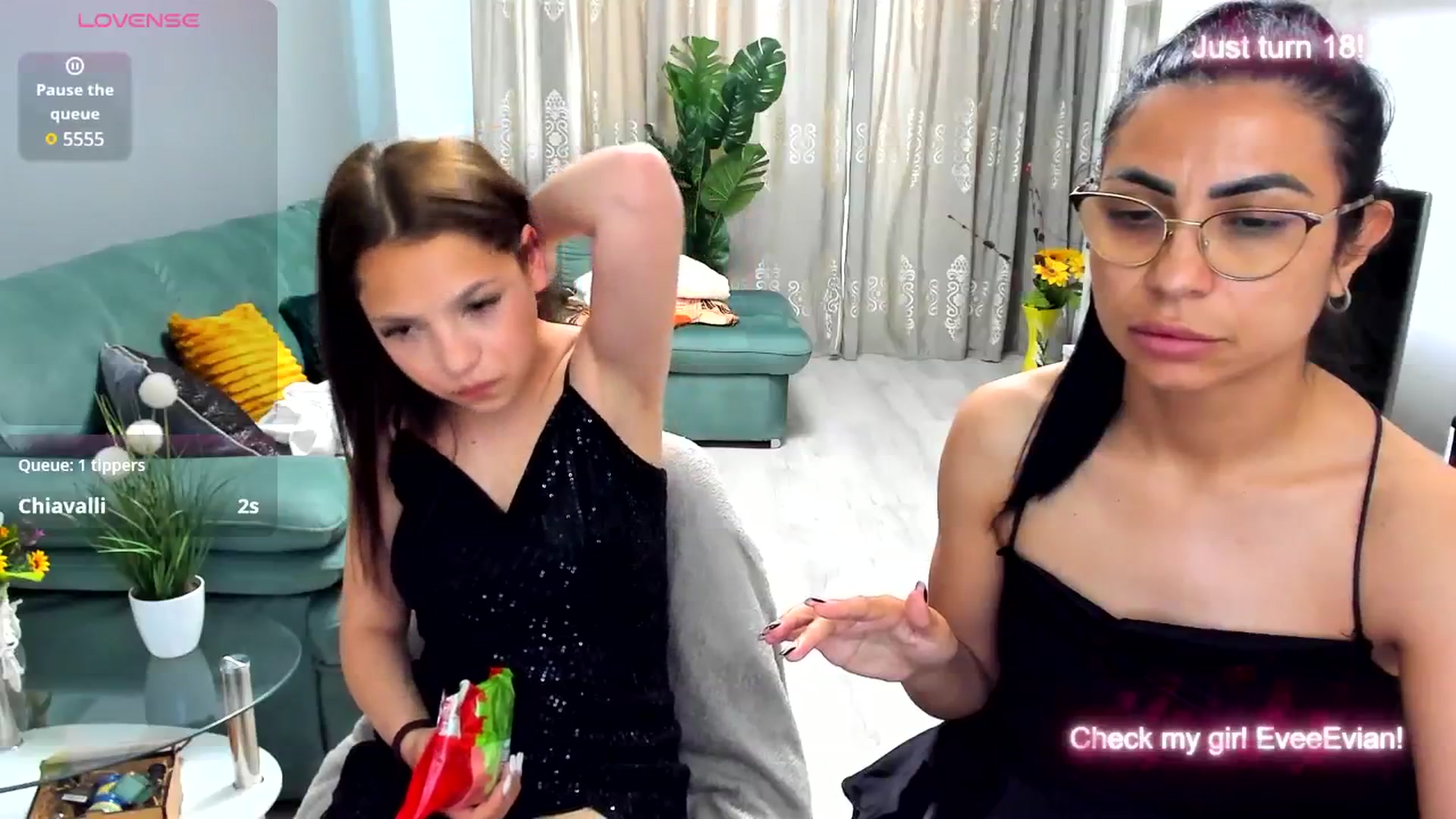 Gallery image thumbnail from Girl18ten's myfreecams stream on, 04/27/2025, 13:03 image 10 of 20