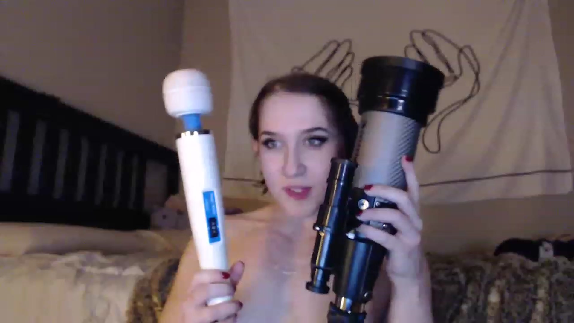 Gallery image thumbnail from GirlDepravity's myfreecams stream on, 02/16/2023, 02:43 image 14 of 20