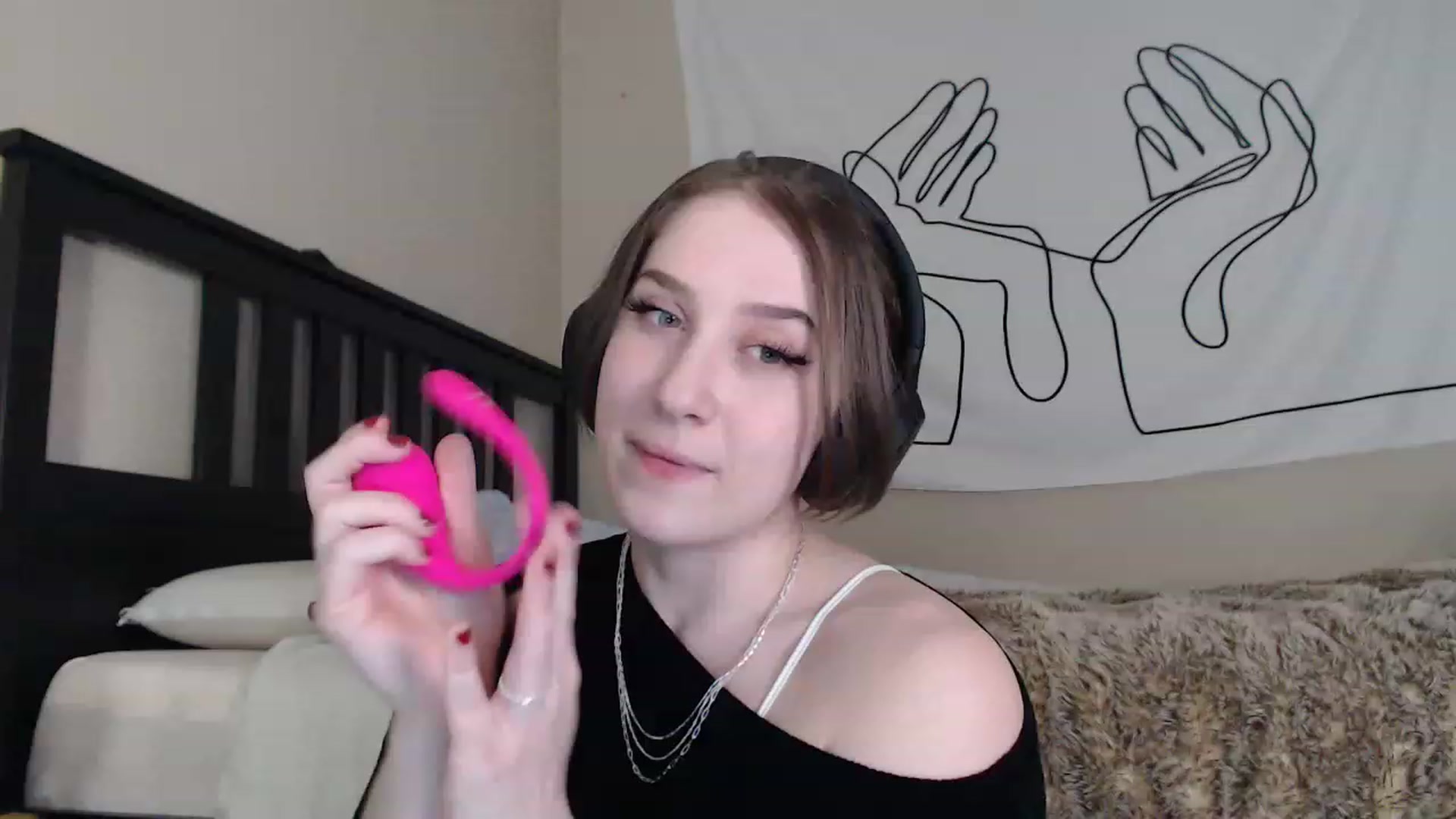 Gallery image thumbnail from GirlDepravity's myfreecams stream on, 02/21/2023, 02:32 image 2 of 20