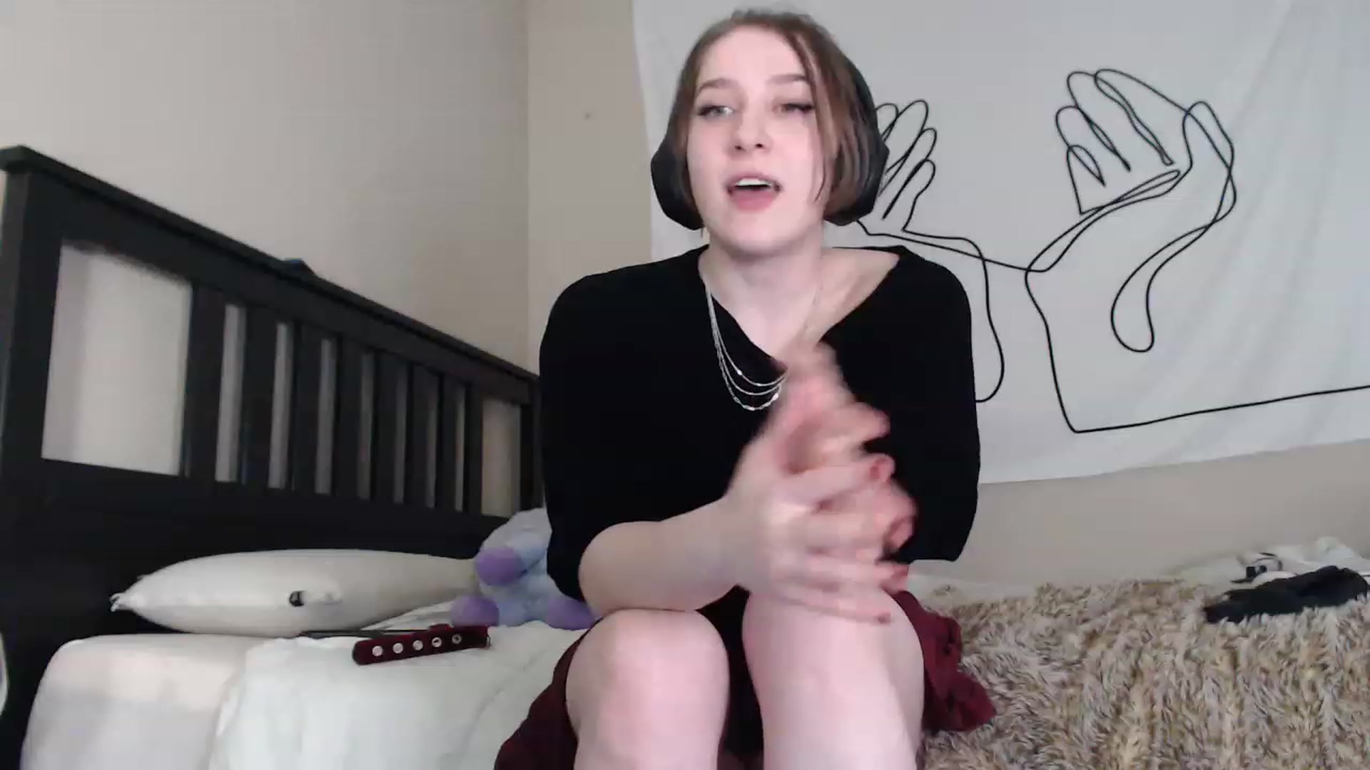 Gallery image thumbnail from GirlDepravity's myfreecams stream on, 02/21/2023, 02:32 image 17 of 20