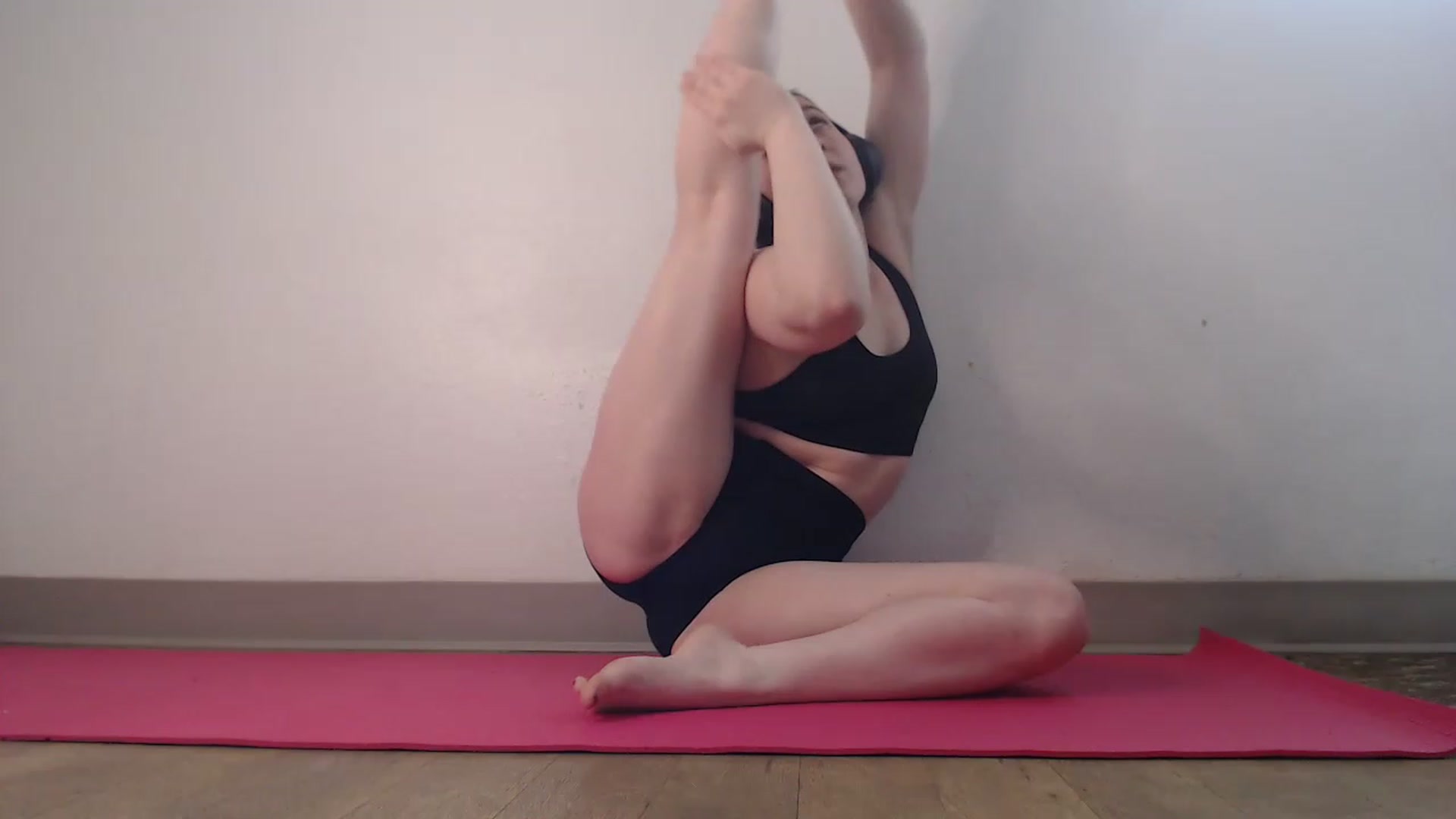 Gallery image thumbnail from GirlDepravity's myfreecams stream on, 04/23/2023, 18:48 image 12 of 20