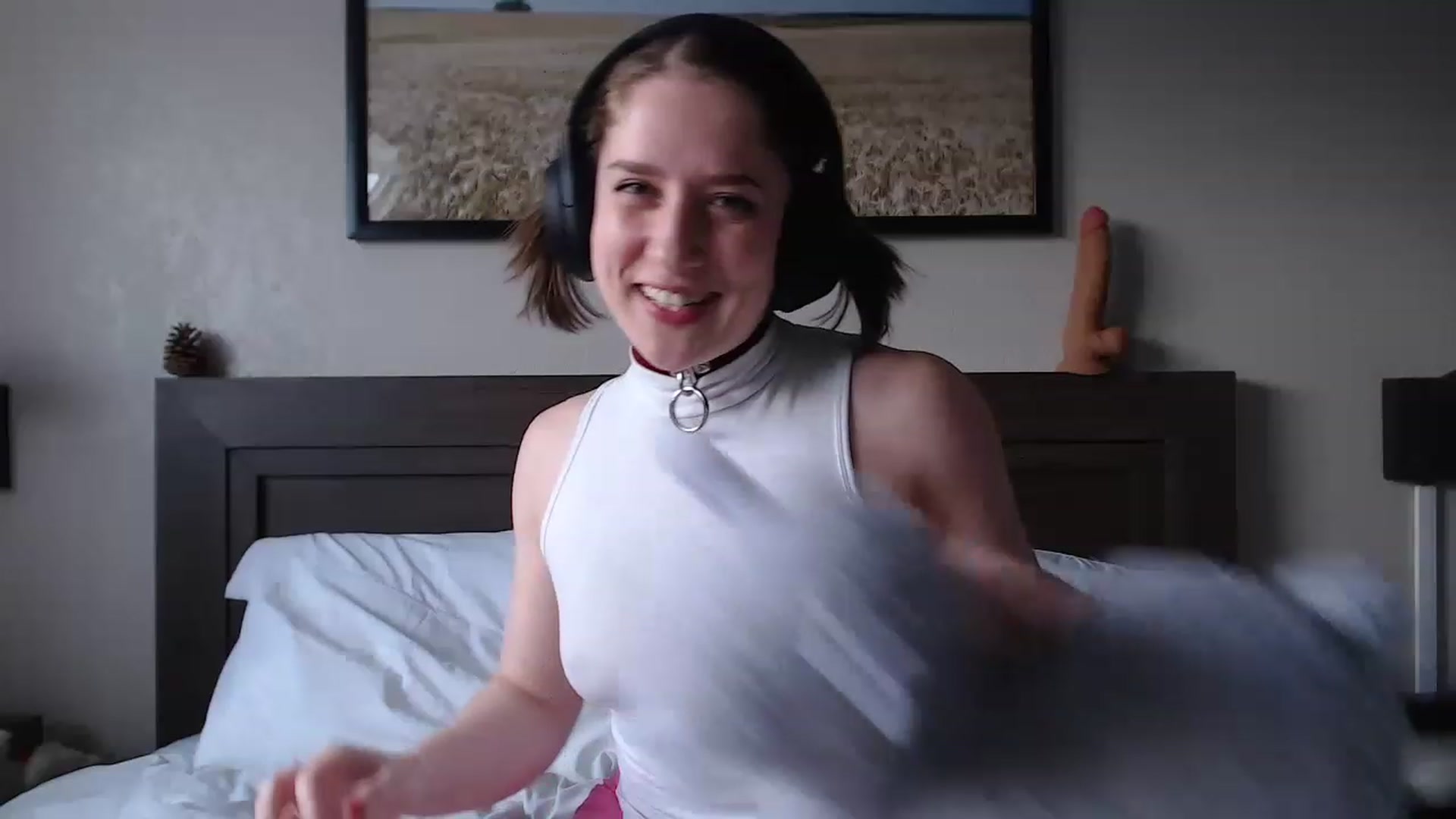 Gallery image thumbnail from GirlDepravity's myfreecams stream on, 05/28/2023, 24:08 image 12 of 20