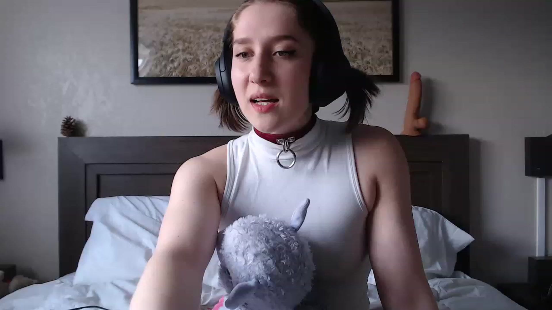 Gallery image thumbnail from GirlDepravity's myfreecams stream on, 05/28/2023, 24:08 image 13 of 20