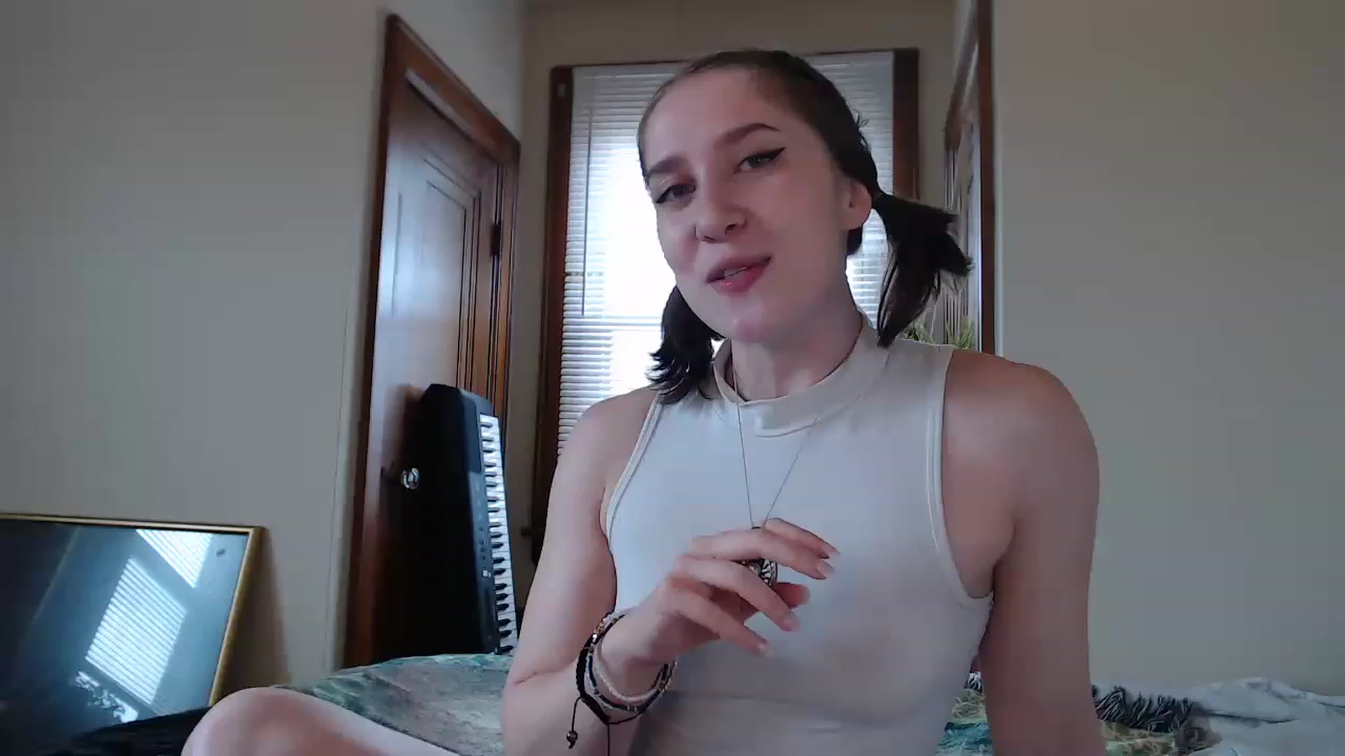 Gallery image thumbnail from GirlDepravity's myfreecams stream on, 06/20/2023, 21:34 image 18 of 20