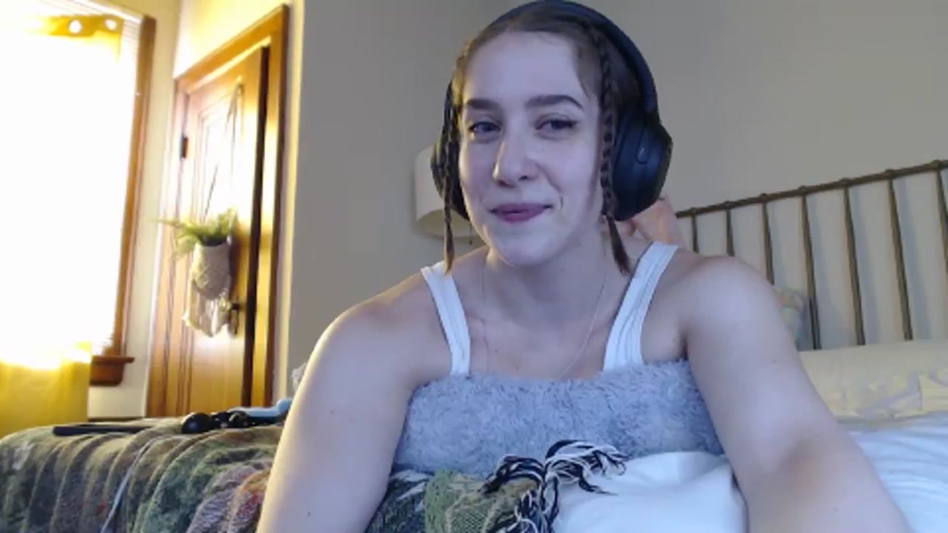Gallery image thumbnail from GirlDepravity's myfreecams stream on, 08/12/2023, 21:32 image 19 of 20