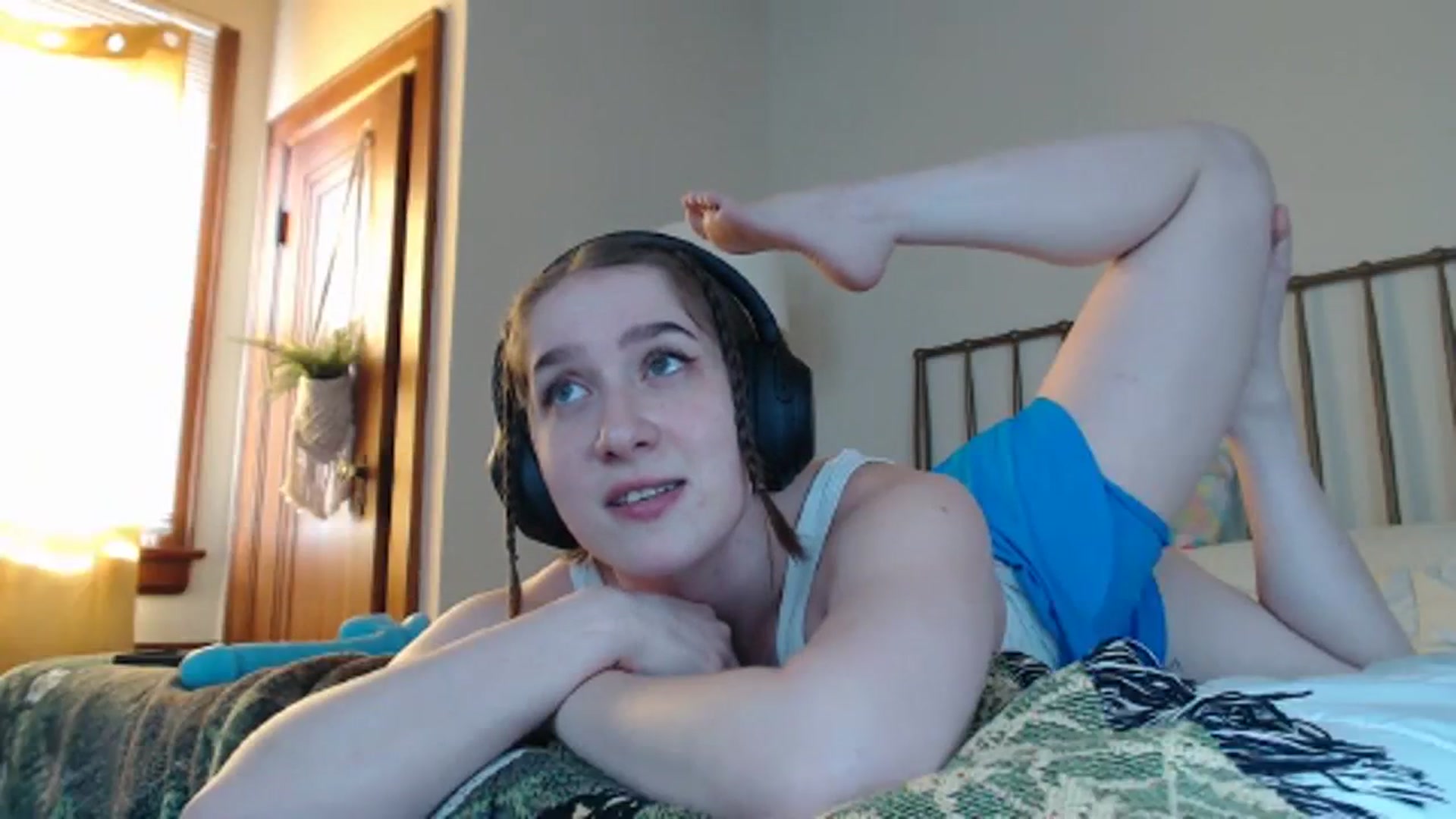 Gallery image thumbnail from GirlDepravity's myfreecams stream on, 08/12/2023, 21:32 image 2 of 20