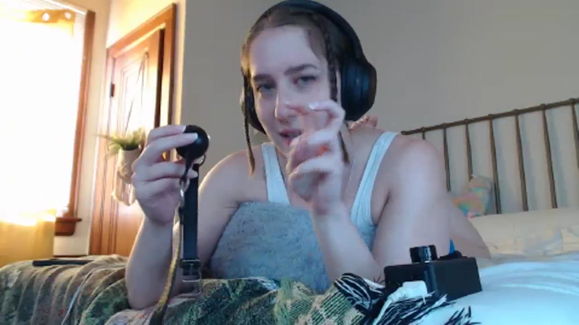 Gallery image thumbnail from GirlDepravity's myfreecams stream on, 08/12/2023, 21:32 image 18 of 20
