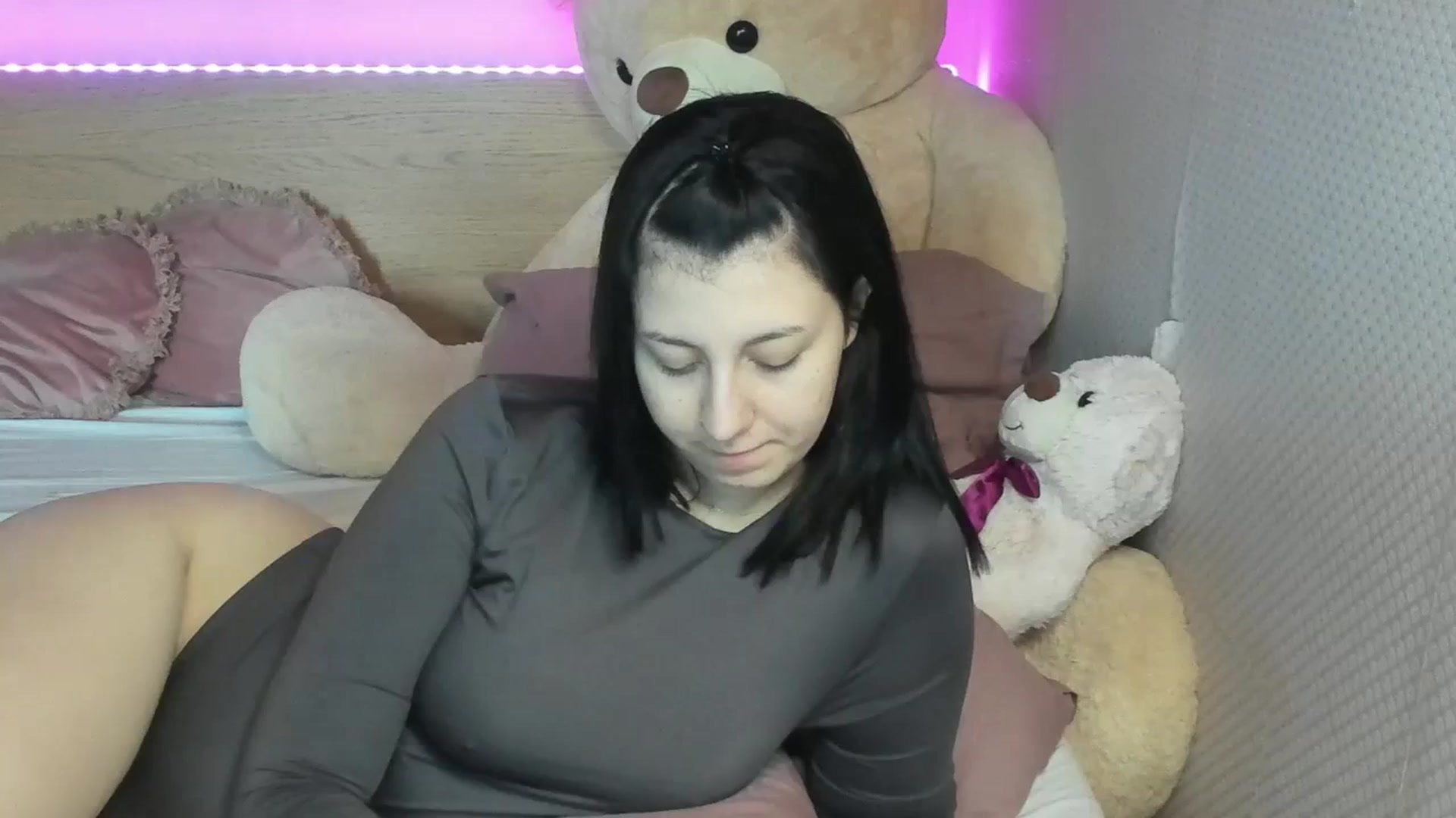 Gallery image thumbnail from GirlNextDoor's myfreecams stream on, 01/19/2024, 13:40 image 1 of 20