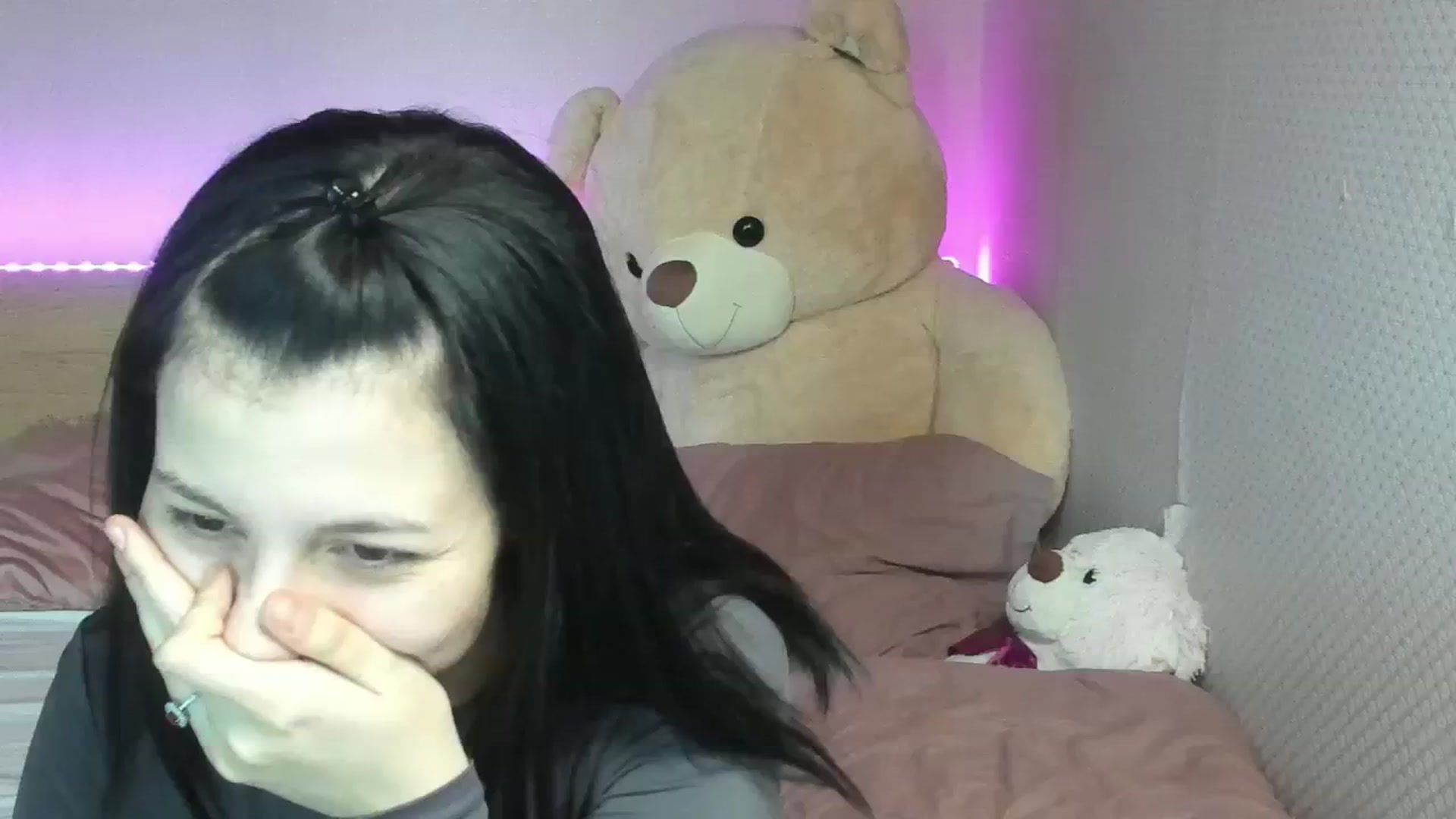 Gallery image thumbnail from GirlNextDoor's myfreecams stream on, 01/19/2024, 13:40 image 4 of 20