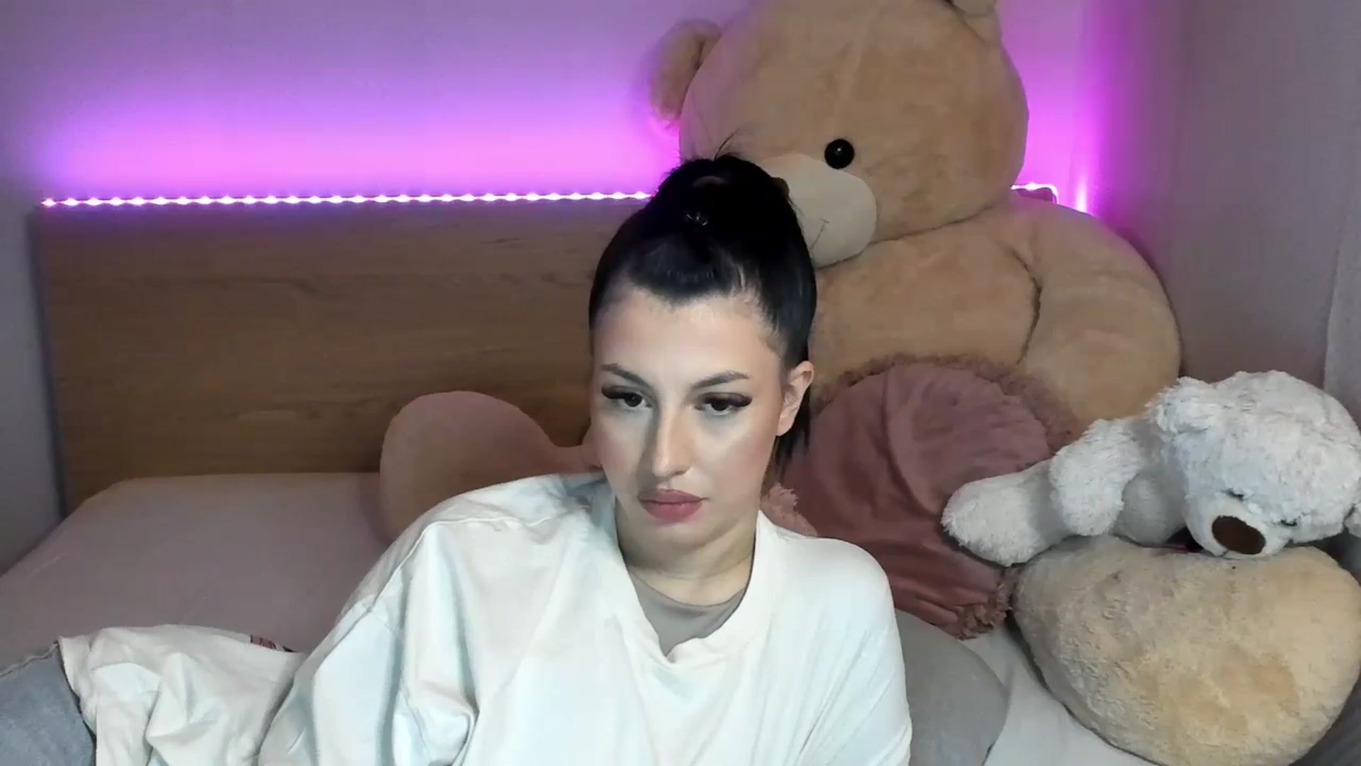 Gallery image thumbnail from GirlNextDoor's myfreecams stream on, 01/25/2024, 13:42 image 20 of 20