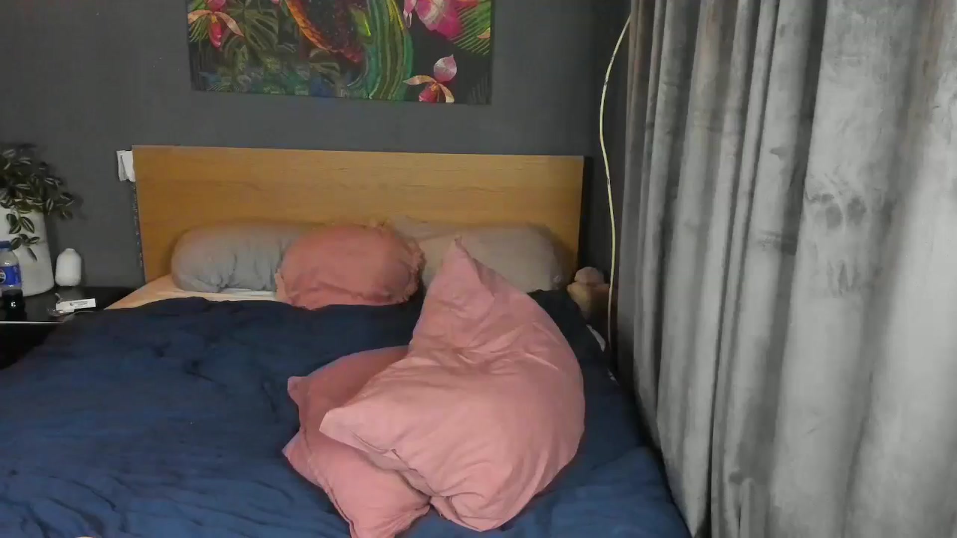 Gallery image thumbnail from GirlNextDoor's myfreecams stream on, 04/19/2024, 20:40 image 4 of 20