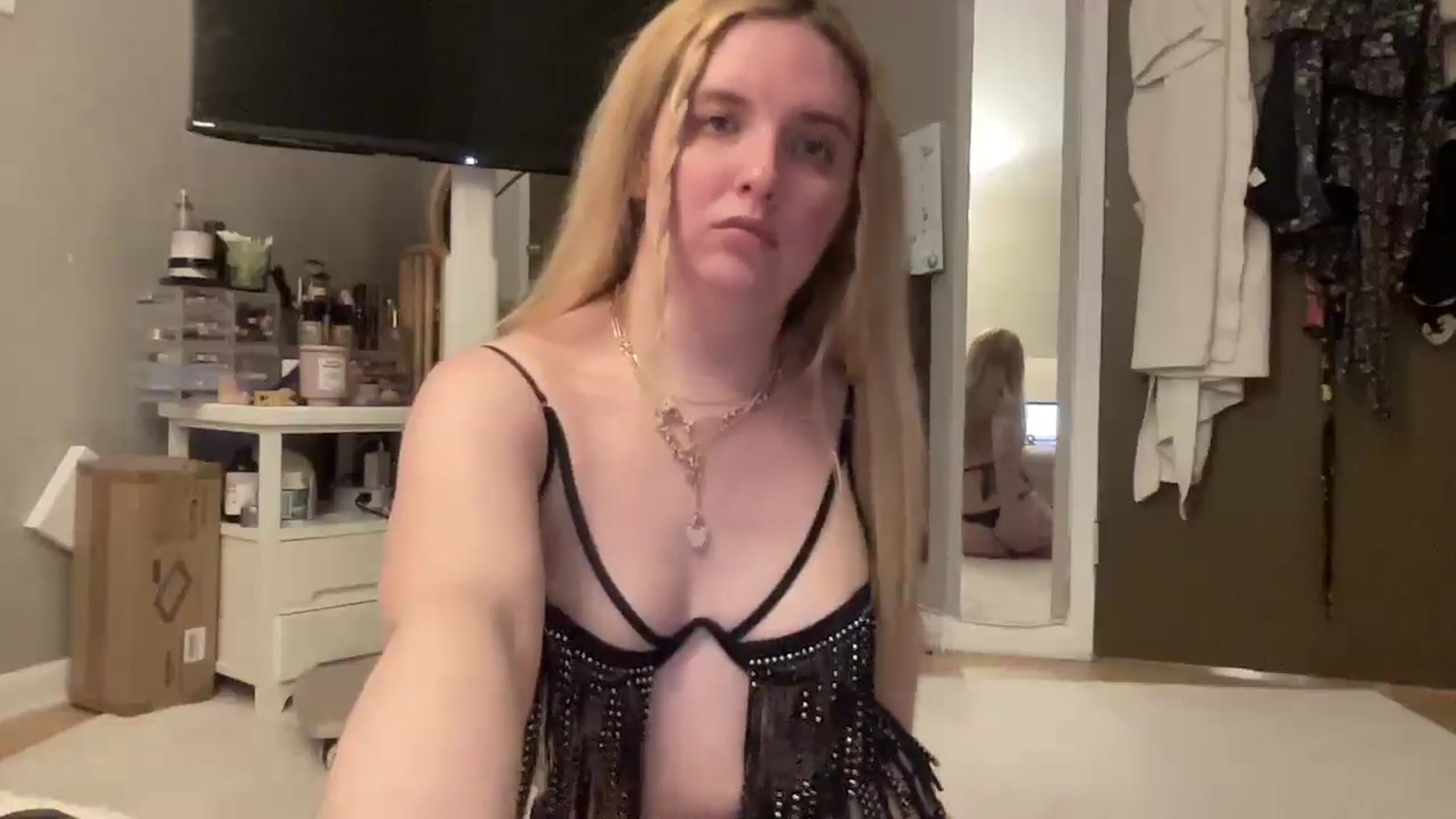 Gallery image thumbnail from GirlNxtDo0r's myfreecams stream on, 03/04/2025, 05:30 image 8 of 20